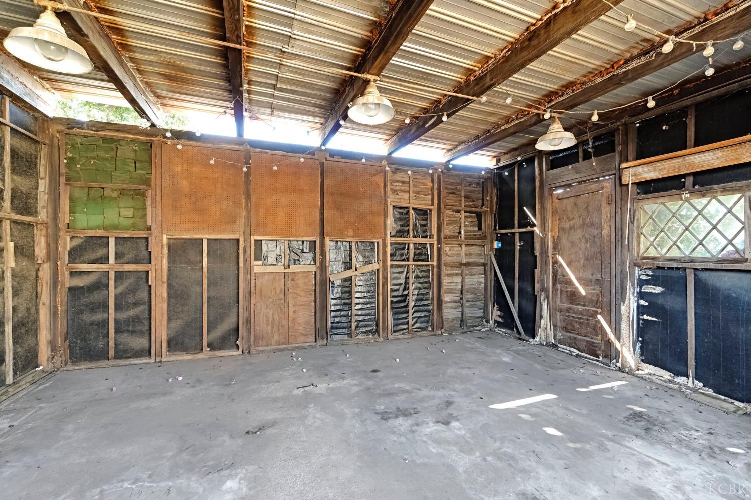 175 E Birch Ave, Hanford, CA 93230