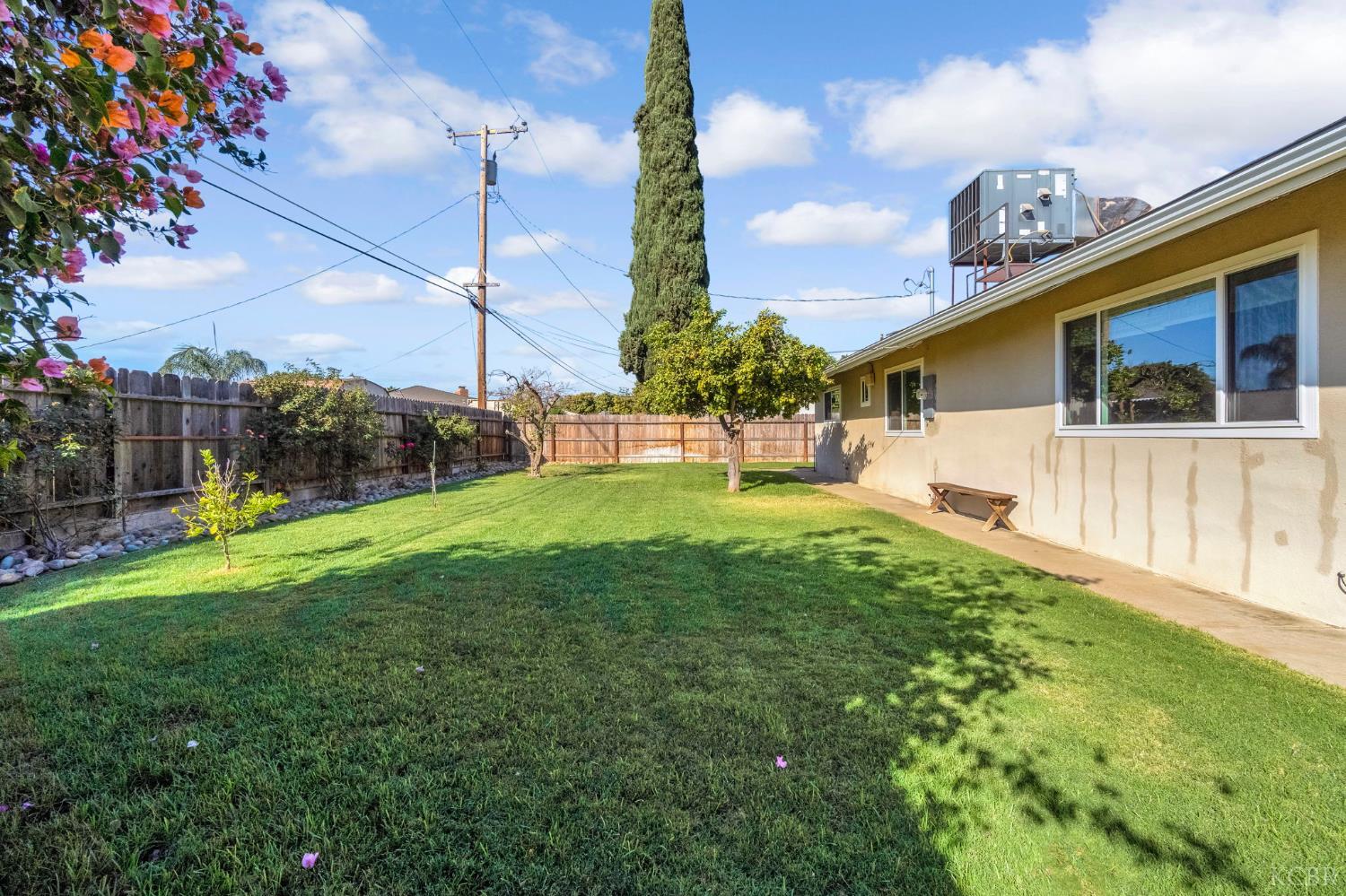 175 E Birch Ave, Hanford, CA 93230