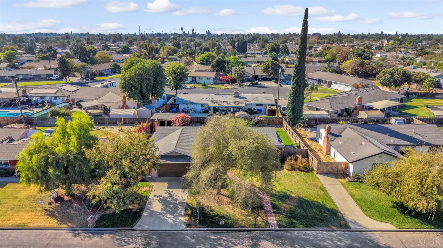 175 E Birch Ave, Hanford, CA 93230