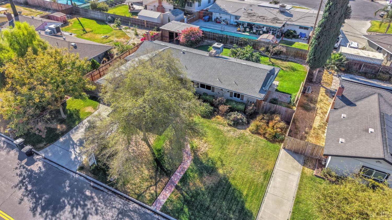 175 E Birch Ave, Hanford, CA 93230