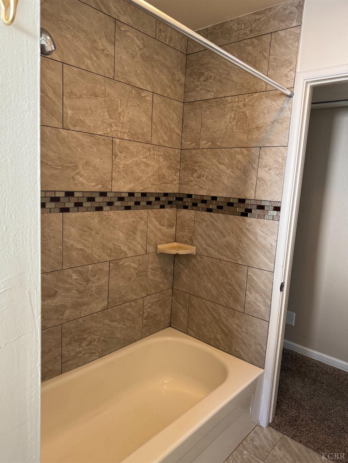272 E D St, Lemoore, CA 93245