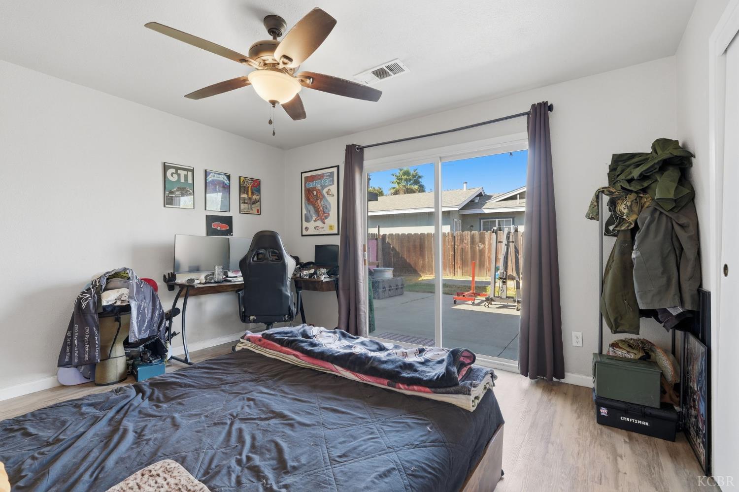 11861 Chris Ln, Hanford, CA 93230