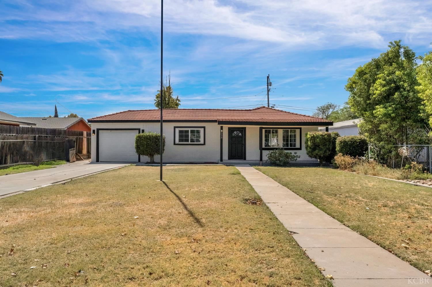 333 Oleander Ave, Lemoore, CA 93245