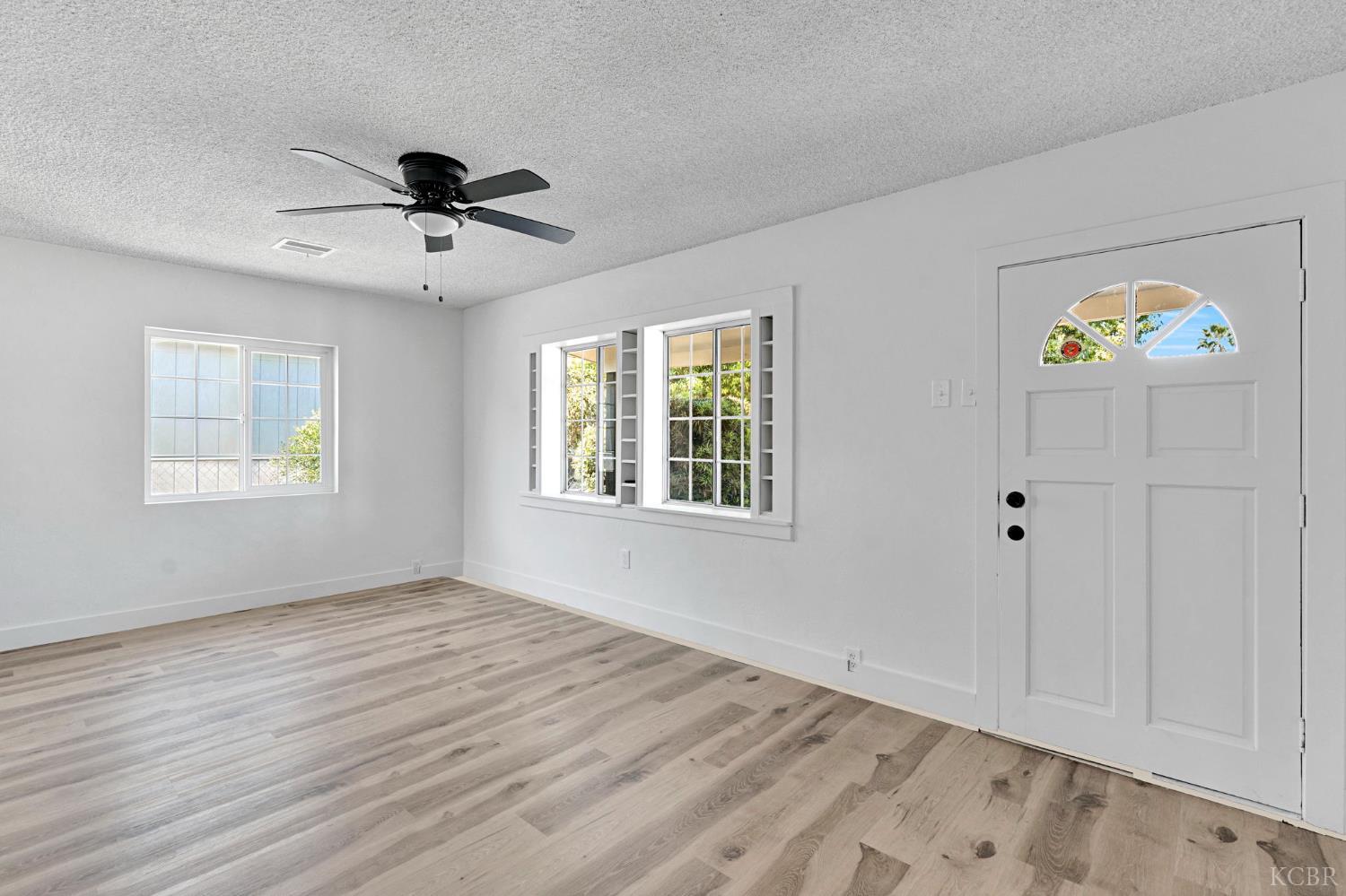 333 Oleander Ave, Lemoore, CA 93245