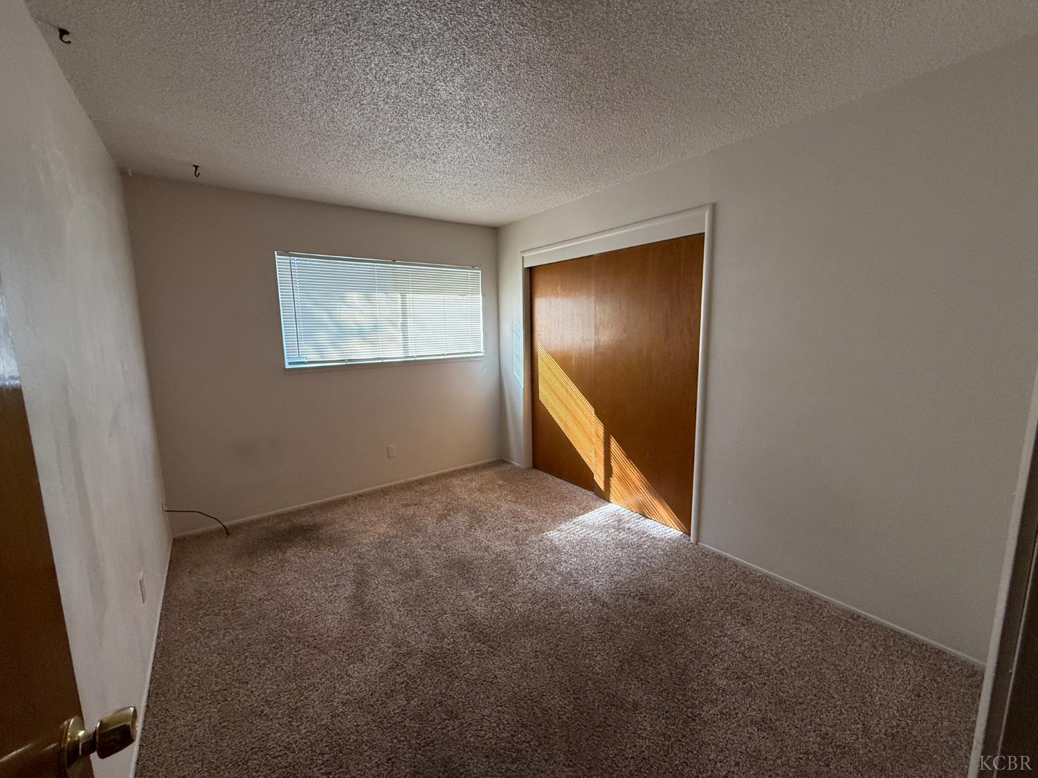 2264 Fairmont Dr, Hanford, CA 93230