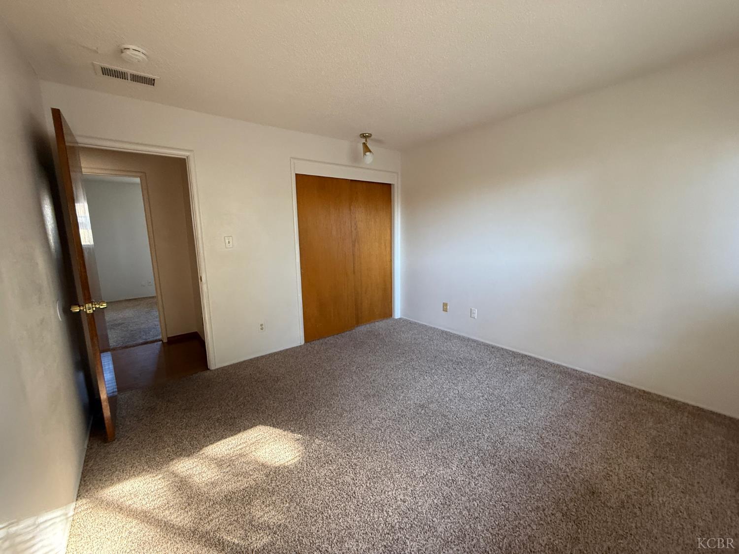 2264 Fairmont Dr, Hanford, CA 93230