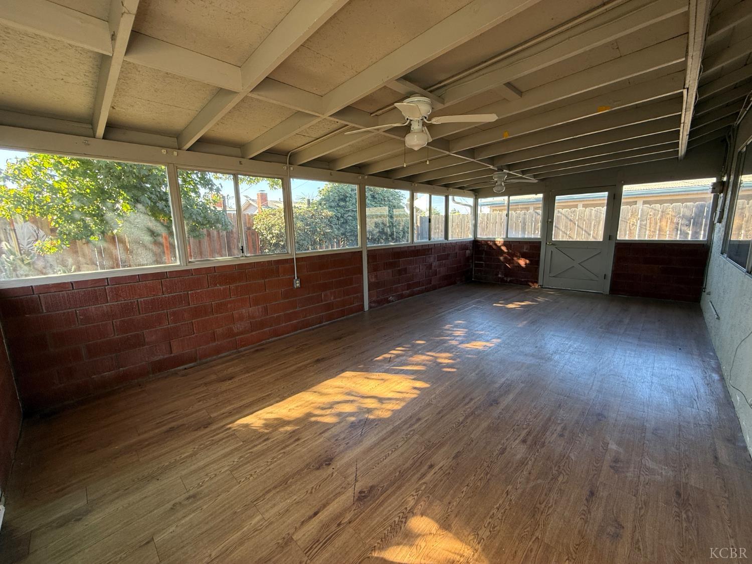 2264 Fairmont Dr, Hanford, CA 93230