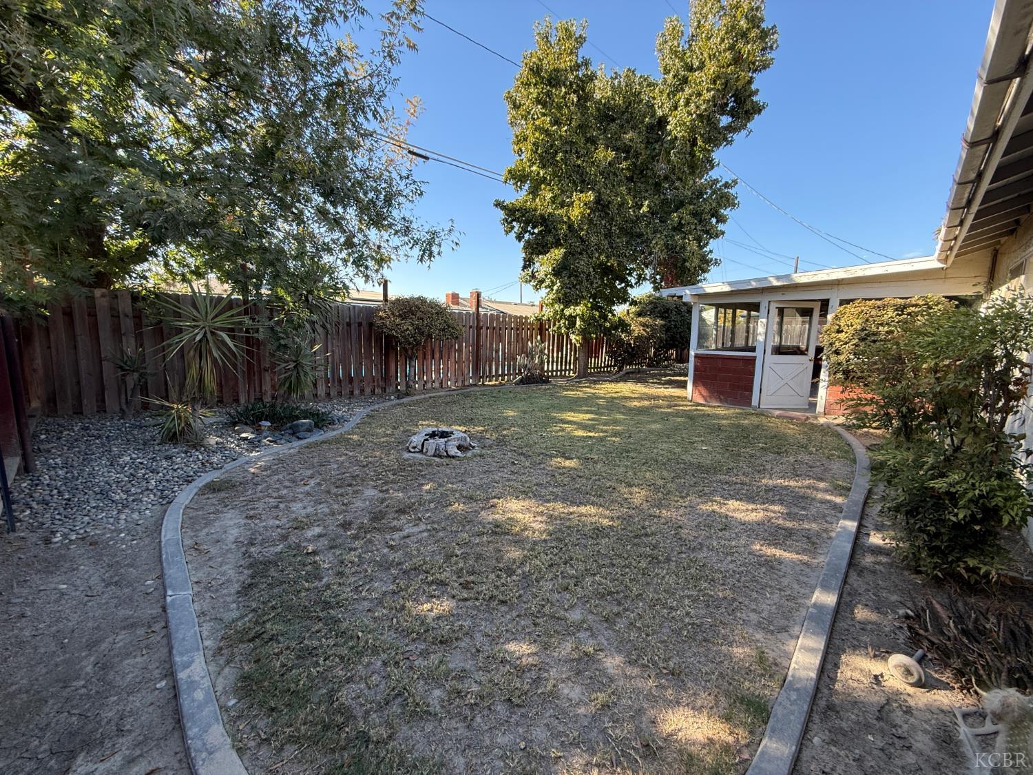 2264 Fairmont Dr, Hanford, CA 93230