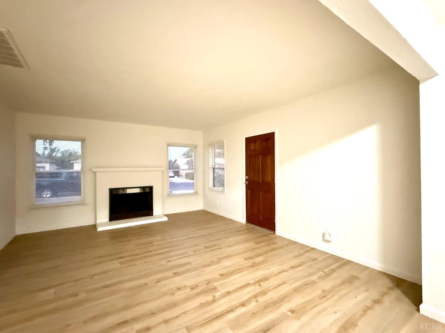 4326 E Brentwood Ave, Fresno, CA 93703