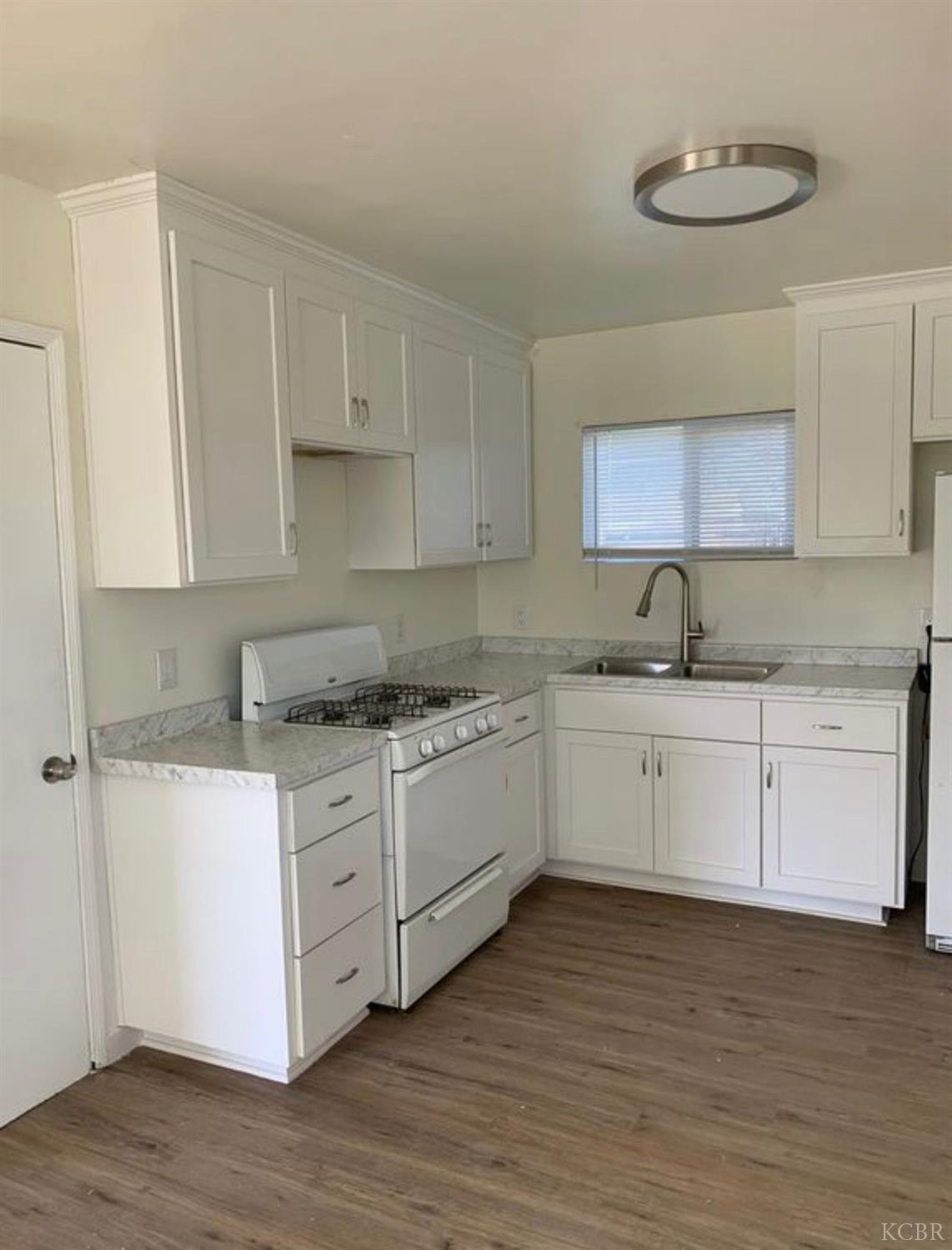 322 Walnut St, Lemoore, CA 93245