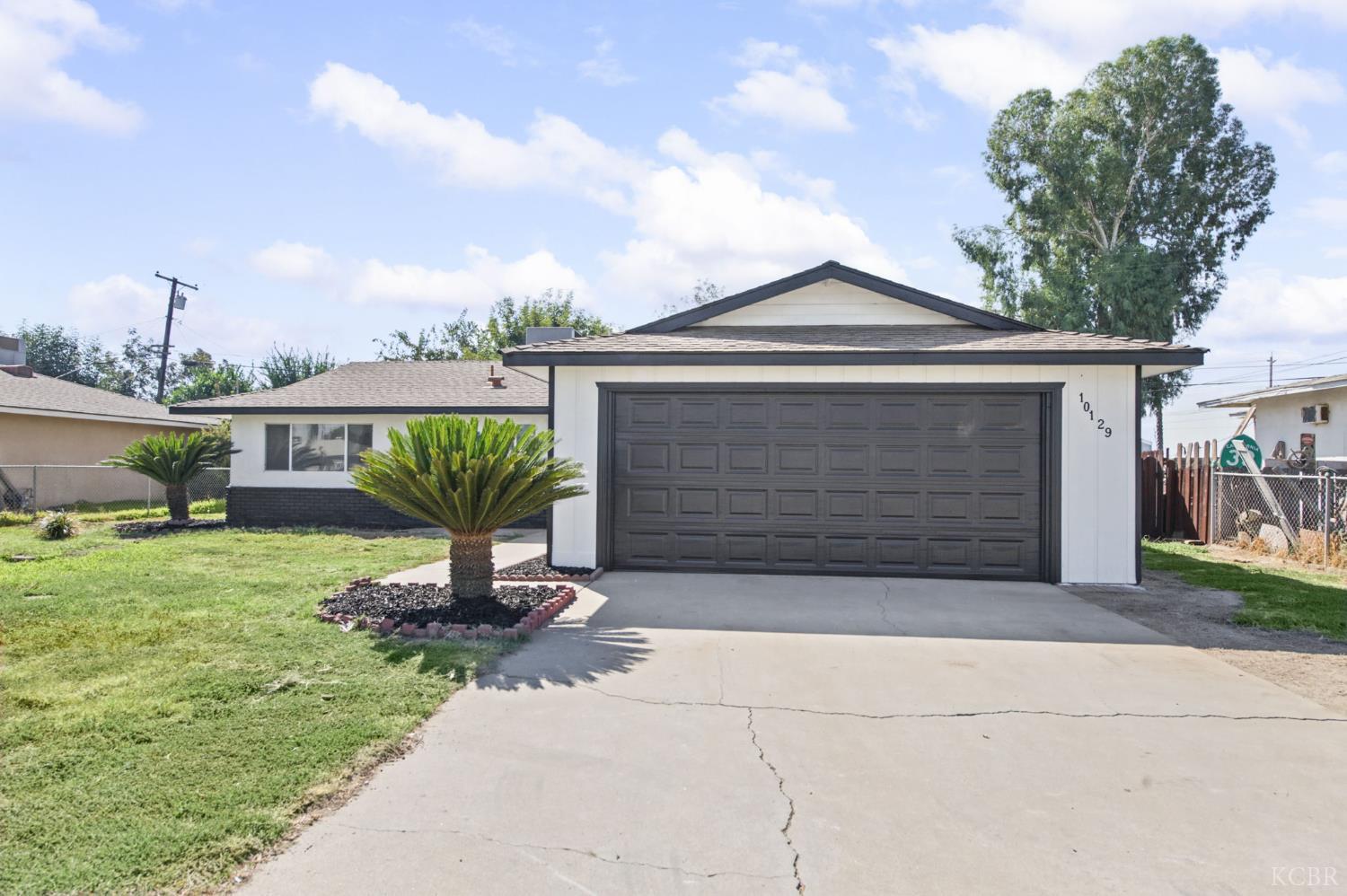10129 Heath St, Hanford, CA 93230