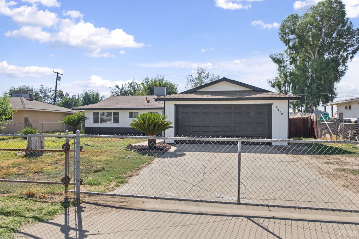 10129 Heath St, Hanford, CA 93230