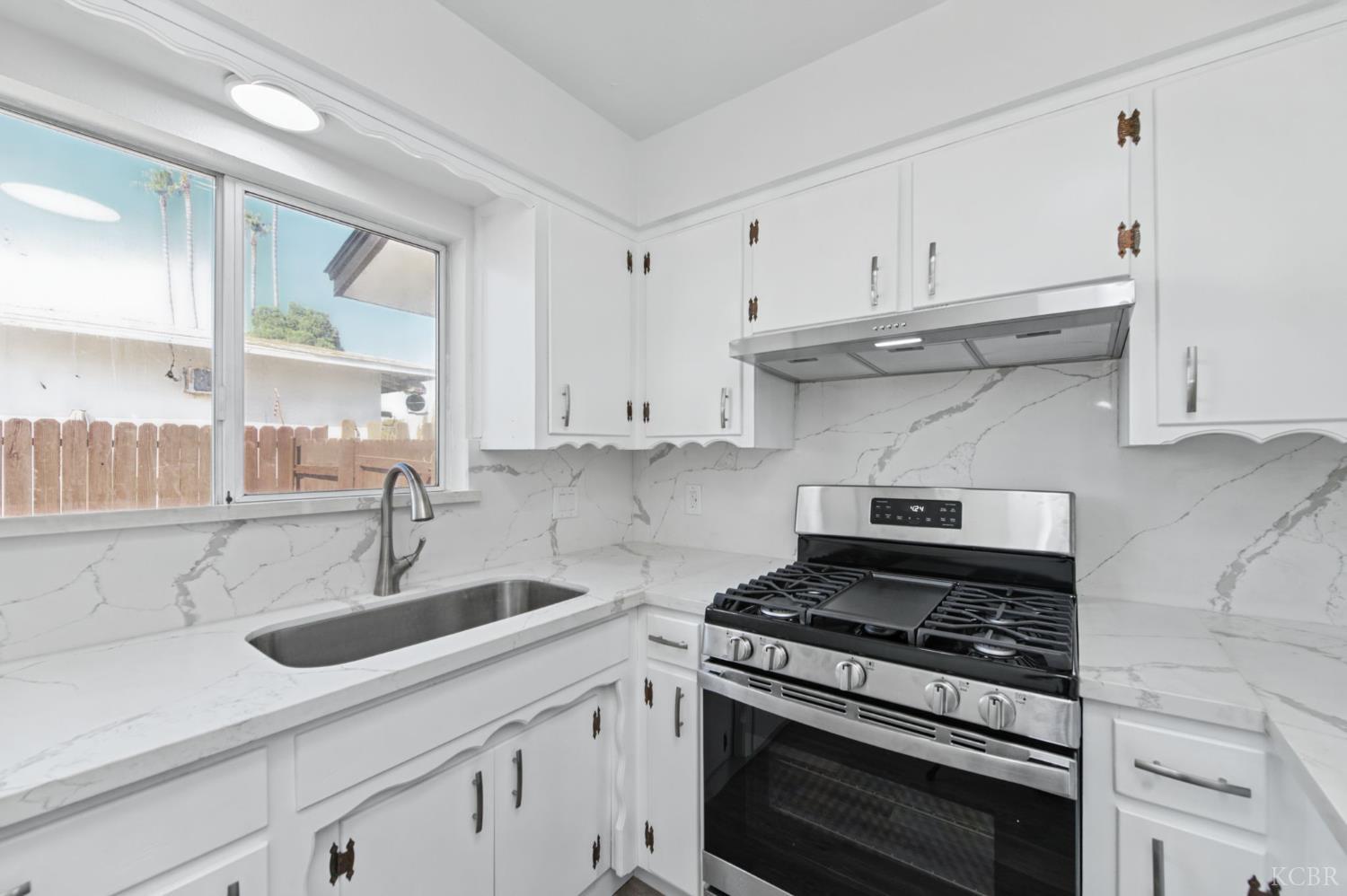 10129 Heath St, Hanford, CA 93230