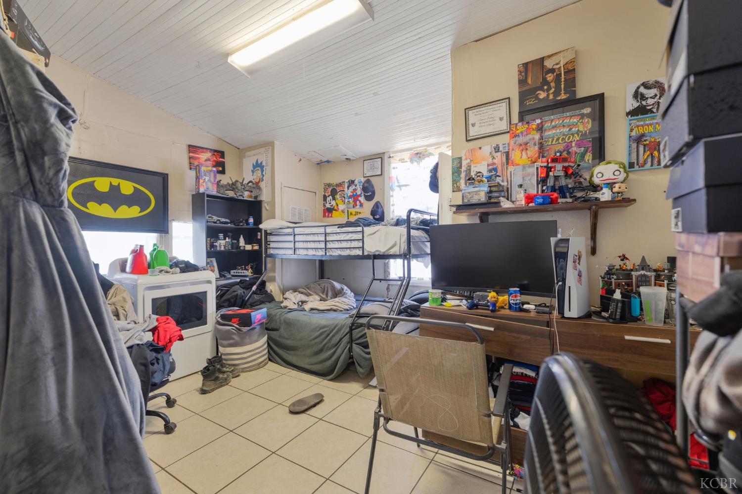 130 E 4th St, Hanford, CA 93230