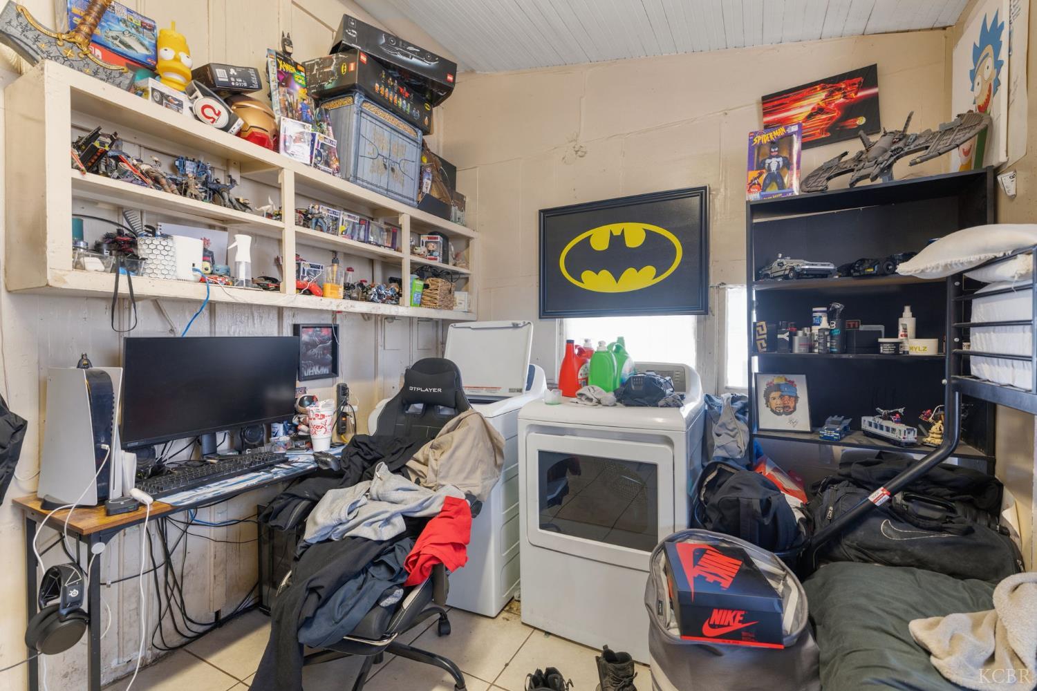 130 E 4th St, Hanford, CA 93230