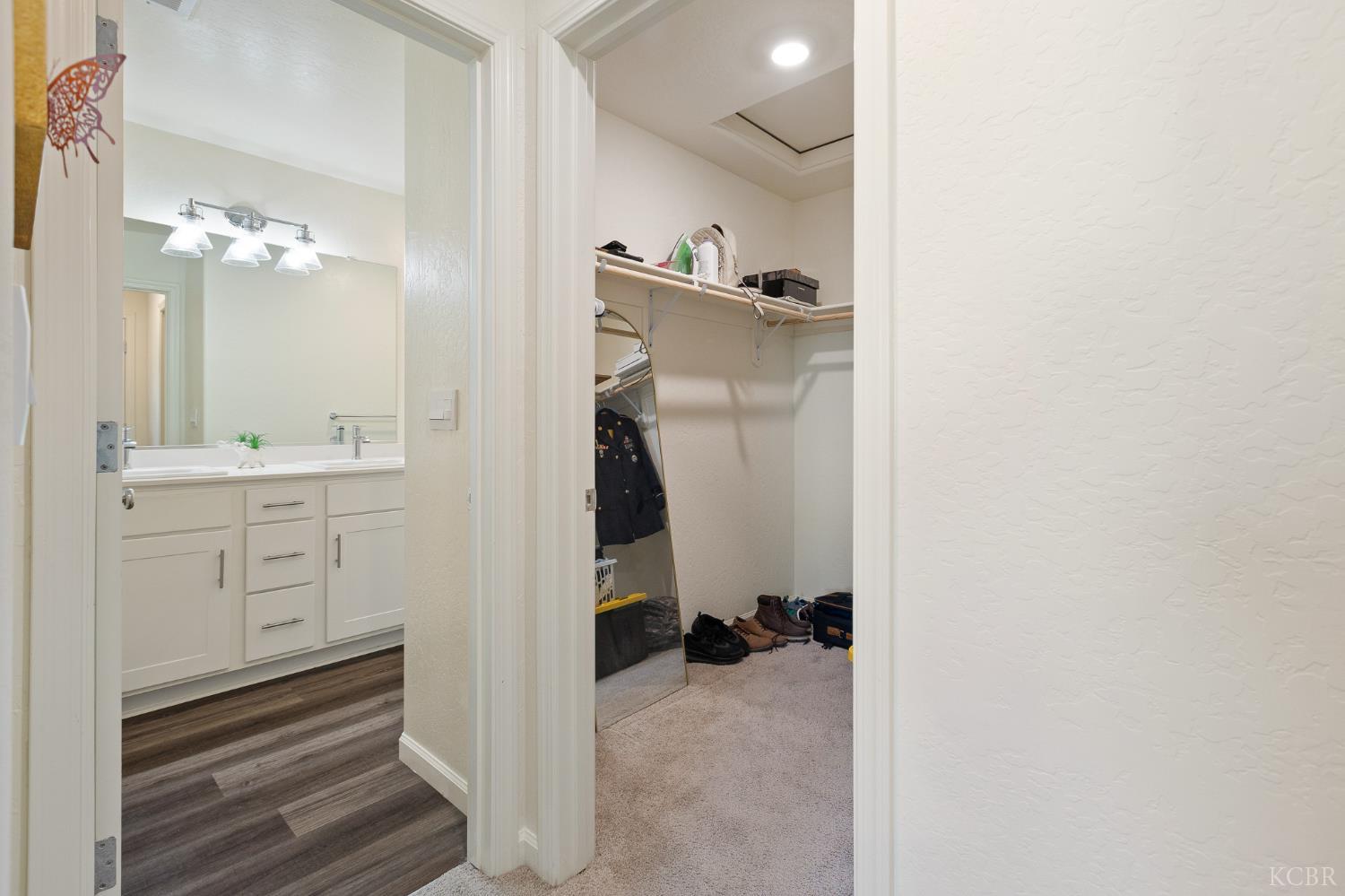 562 W Greenwood Ave, Woodlake, CA 93286