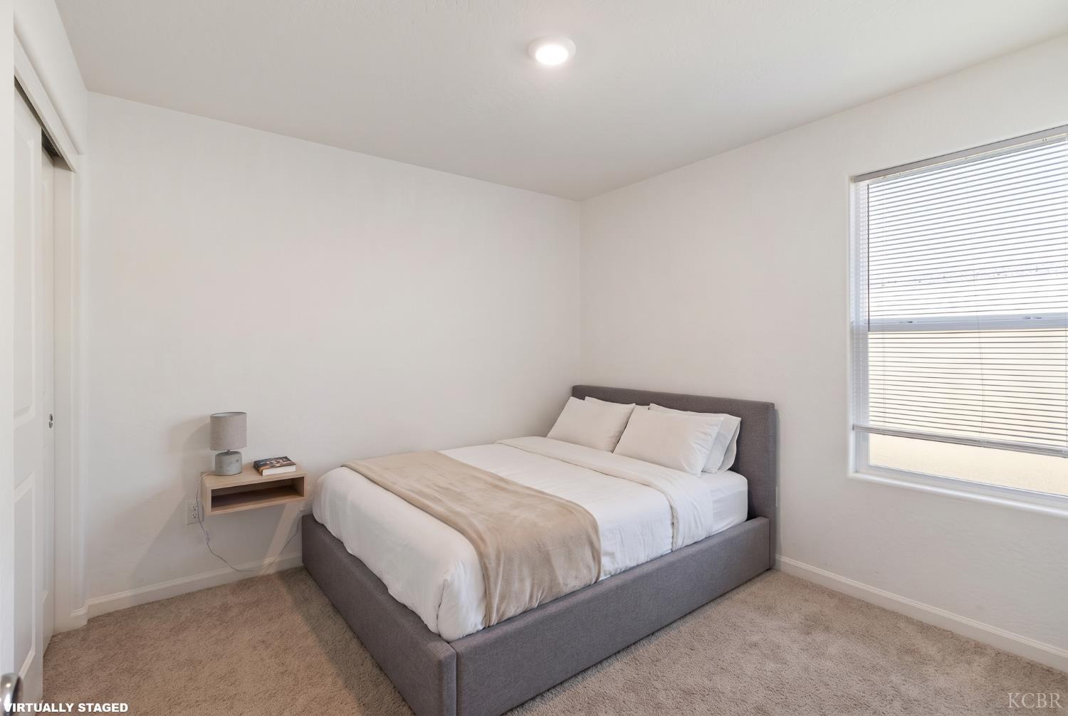 562 W Greenwood Ave, Woodlake, CA 93286