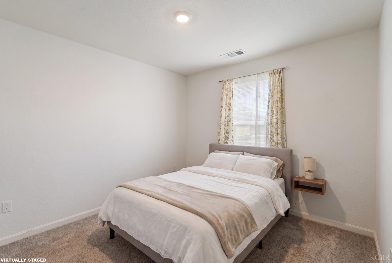 562 W Greenwood Ave, Woodlake, CA 93286