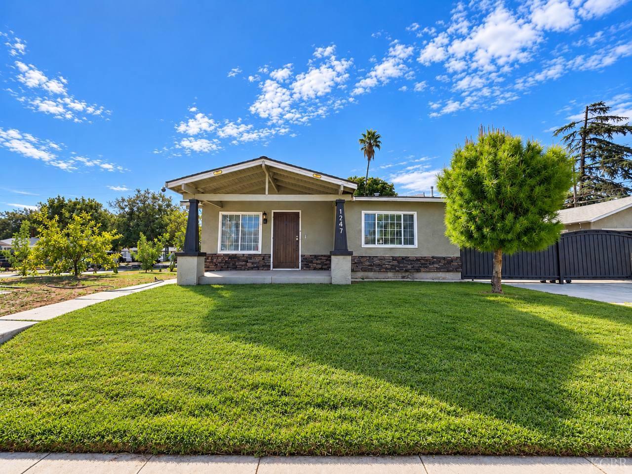 1247 E Cortland Ave, Fresno, CA 93704