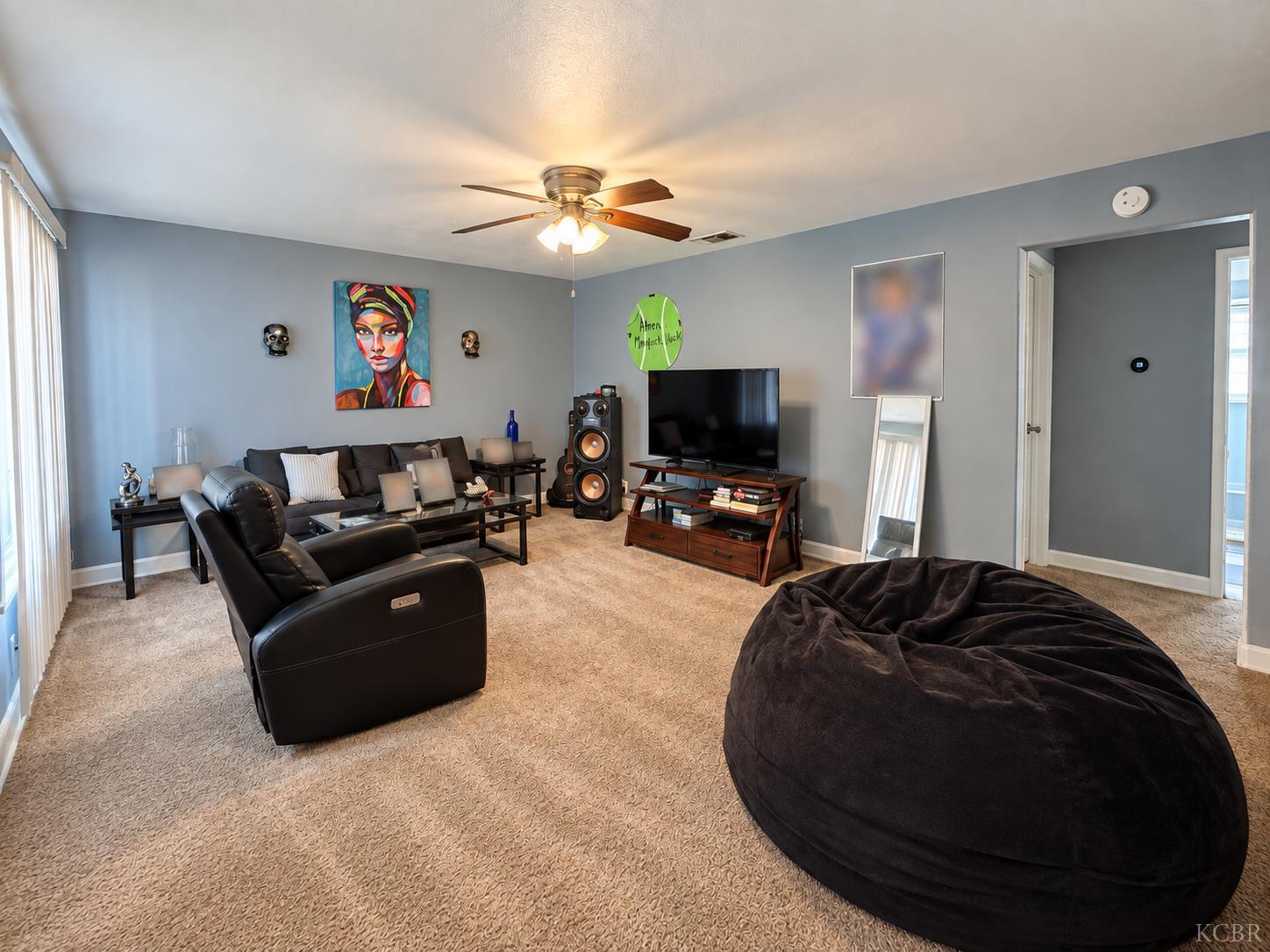 1247 E Cortland Ave, Fresno, CA 93704