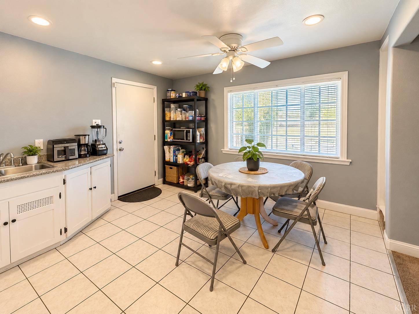 1247 E Cortland Ave, Fresno, CA 93704