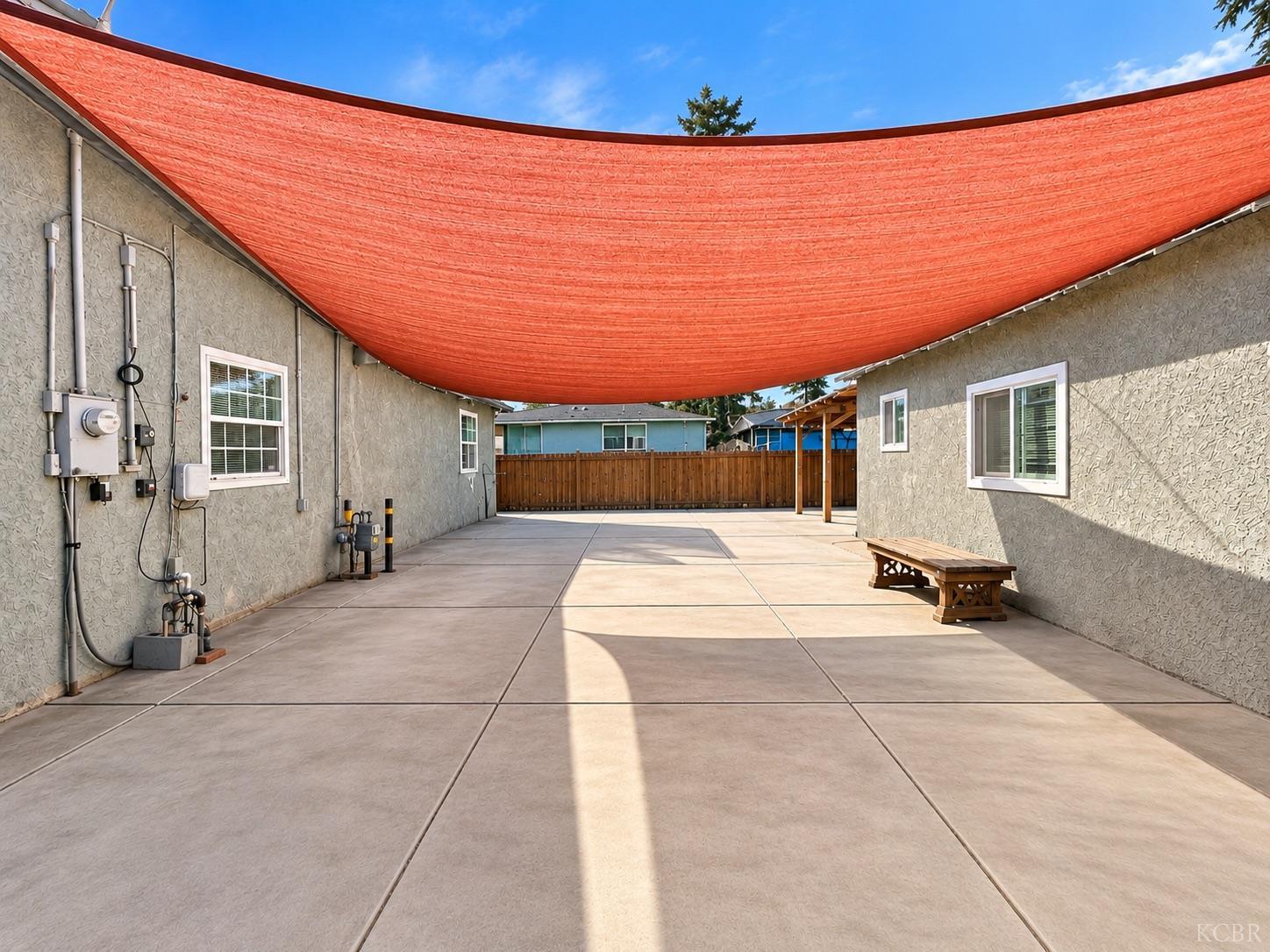 1247 E Cortland Ave, Fresno, CA 93704