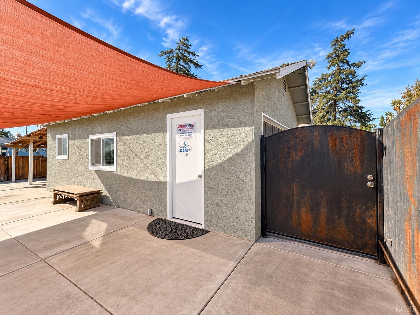 1247 E Cortland Ave, Fresno, CA 93704