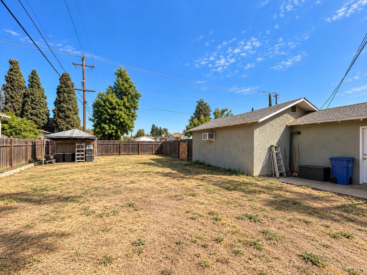 1247 E Cortland Ave, Fresno, CA 93704
