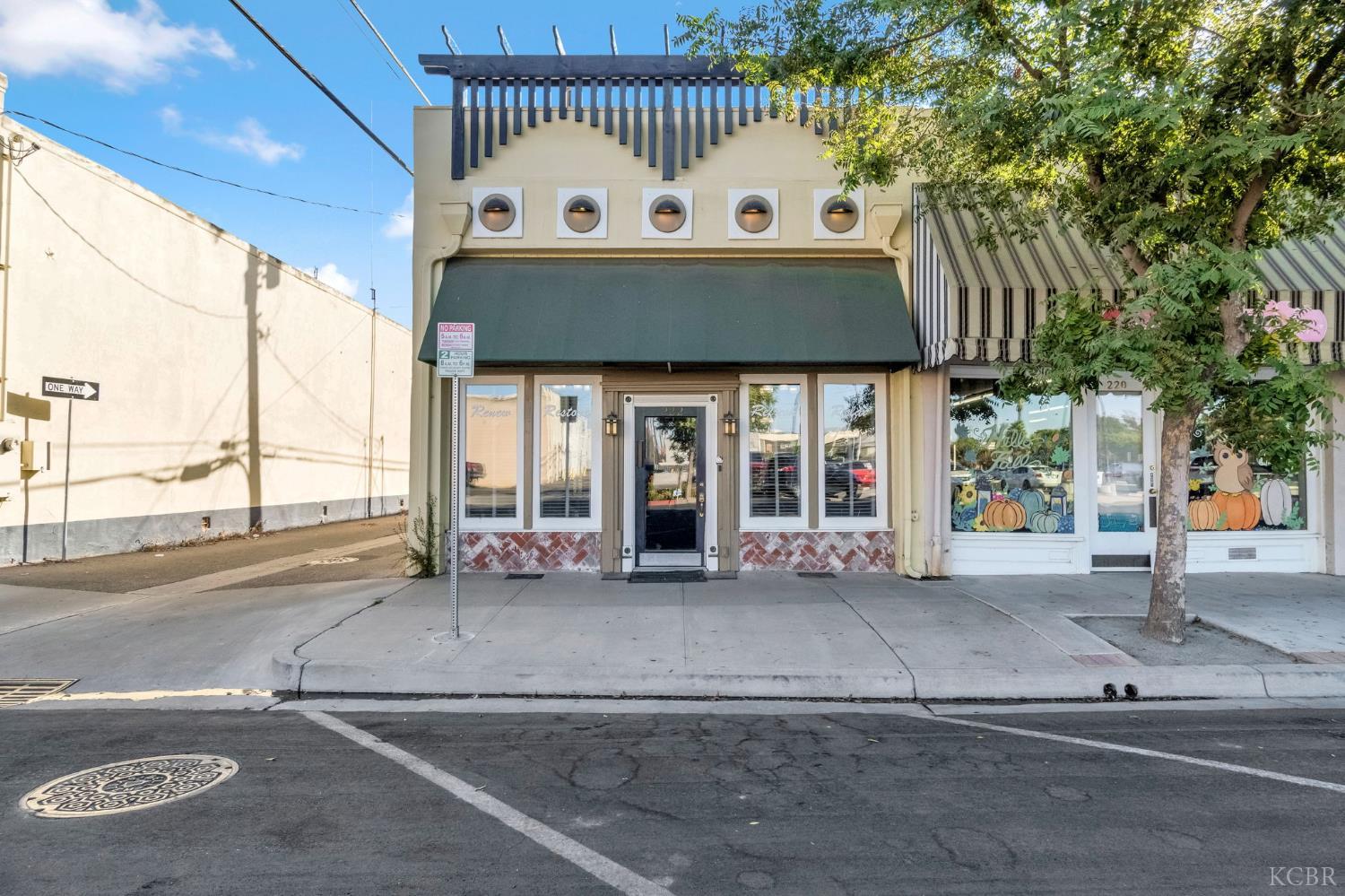 222 Heinlen St, Lemoore, CA 93245