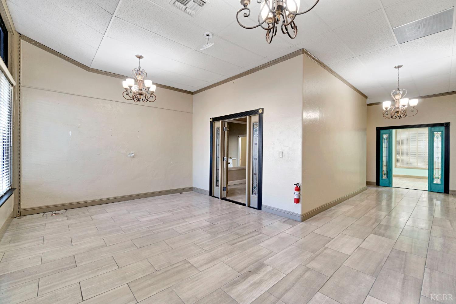 222 Heinlen St, Lemoore, CA 93245