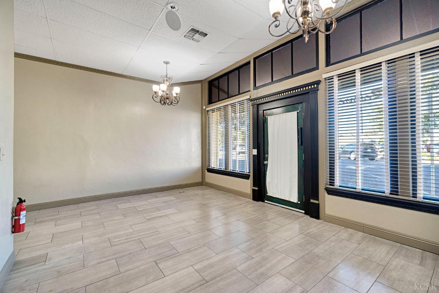 222 Heinlen St, Lemoore, CA 93245