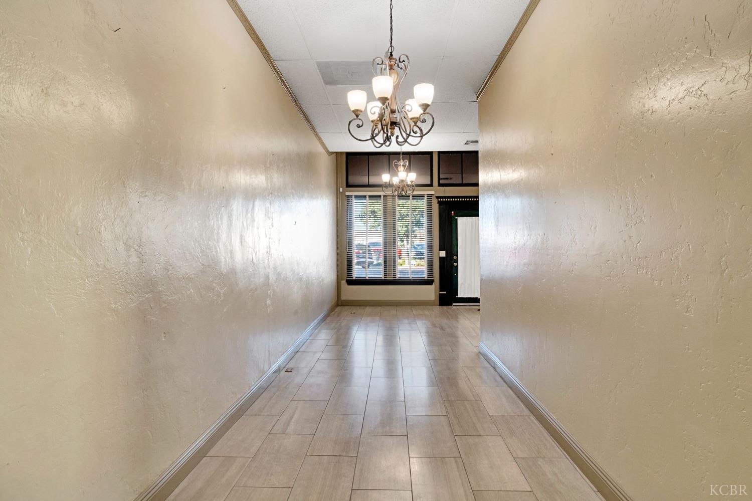 222 Heinlen St, Lemoore, CA 93245