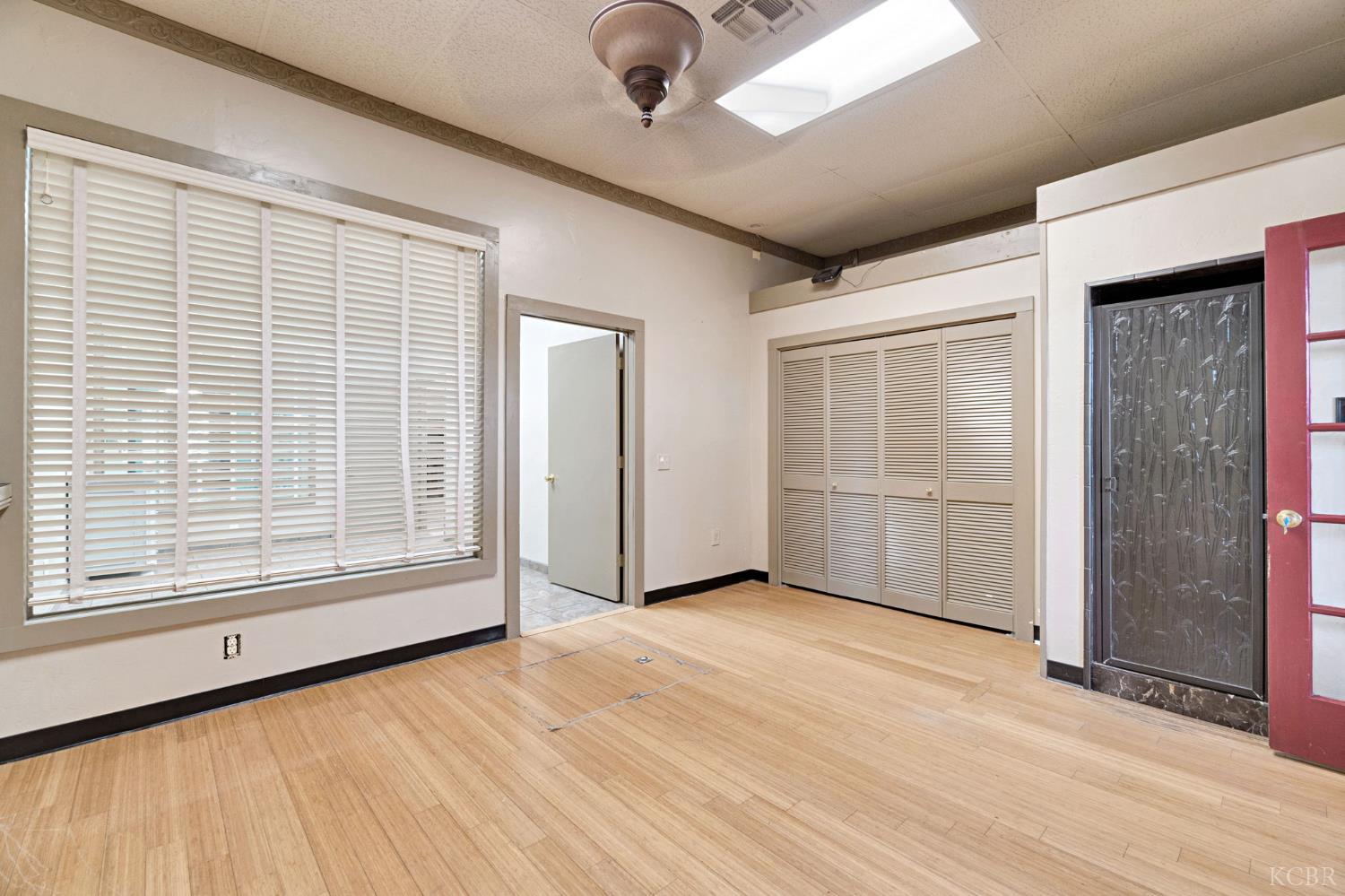 222 Heinlen St, Lemoore, CA 93245