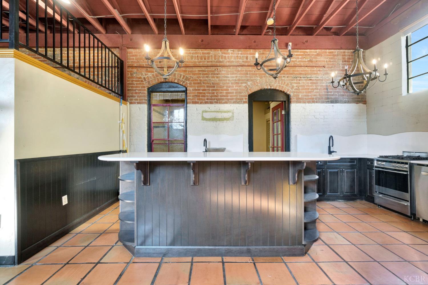 222 Heinlen St, Lemoore, CA 93245