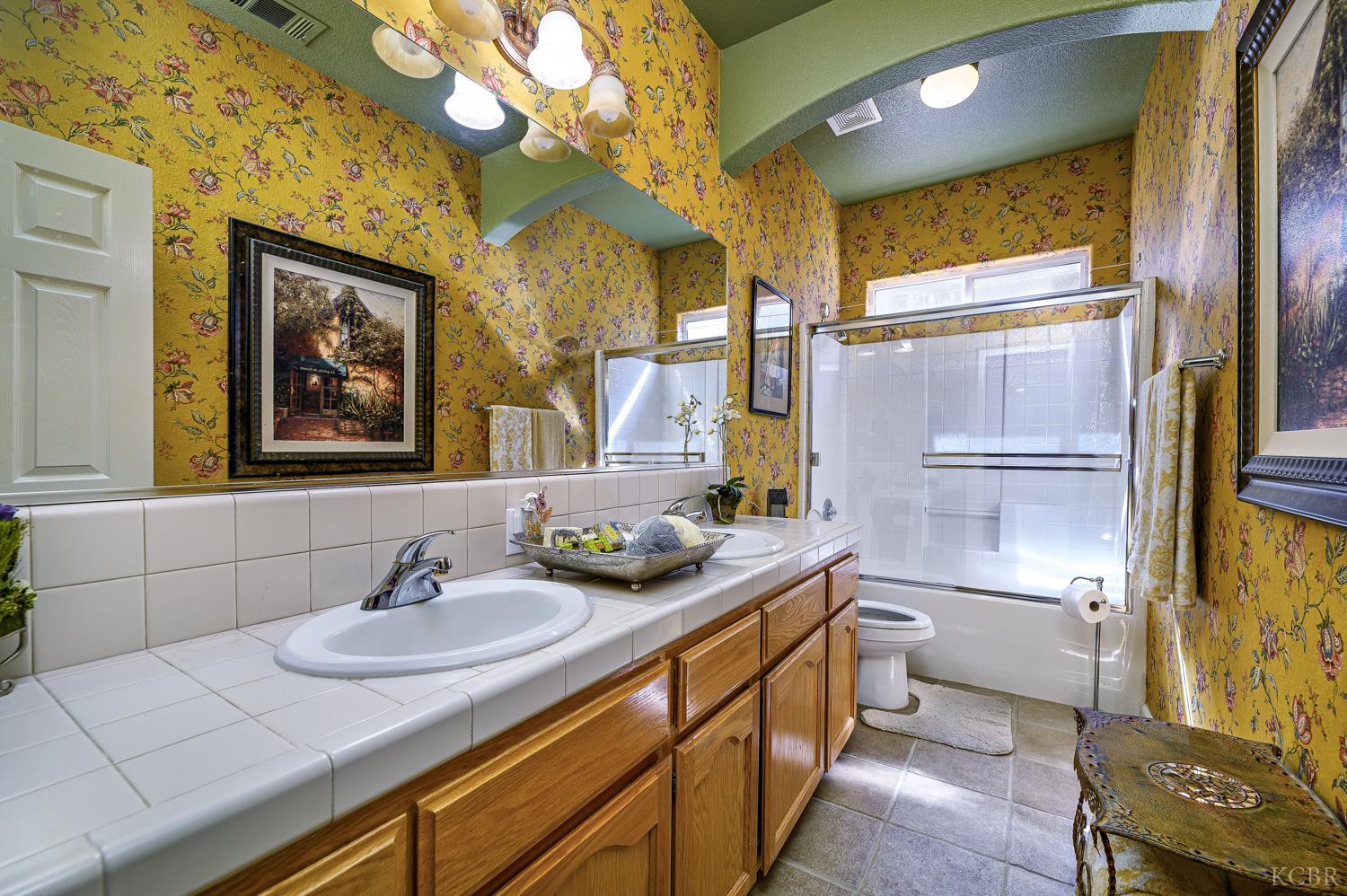 514 Mallard Ave, Lemoore, CA 93245