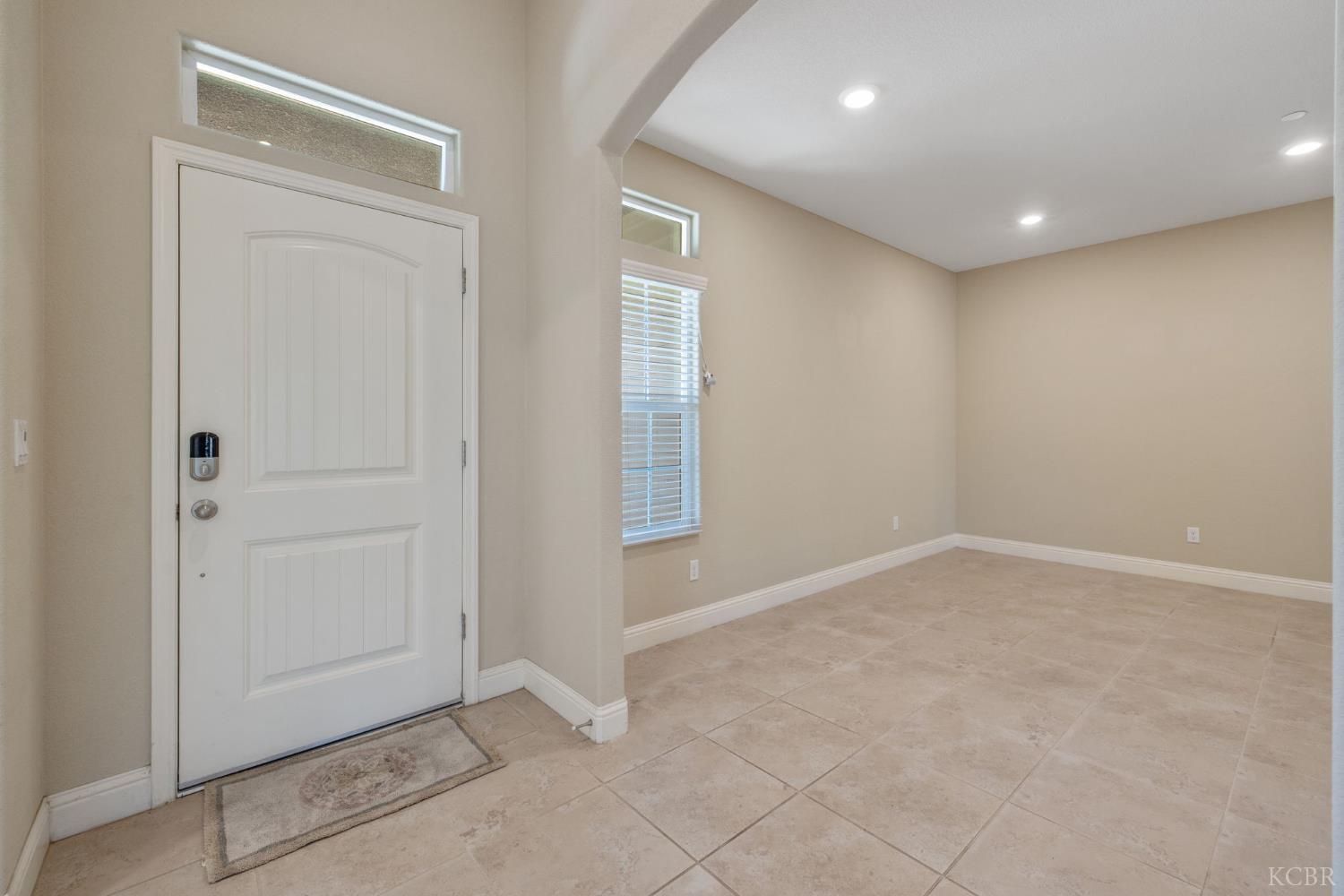 2521 N Fontana St, Visalia, CA 93291