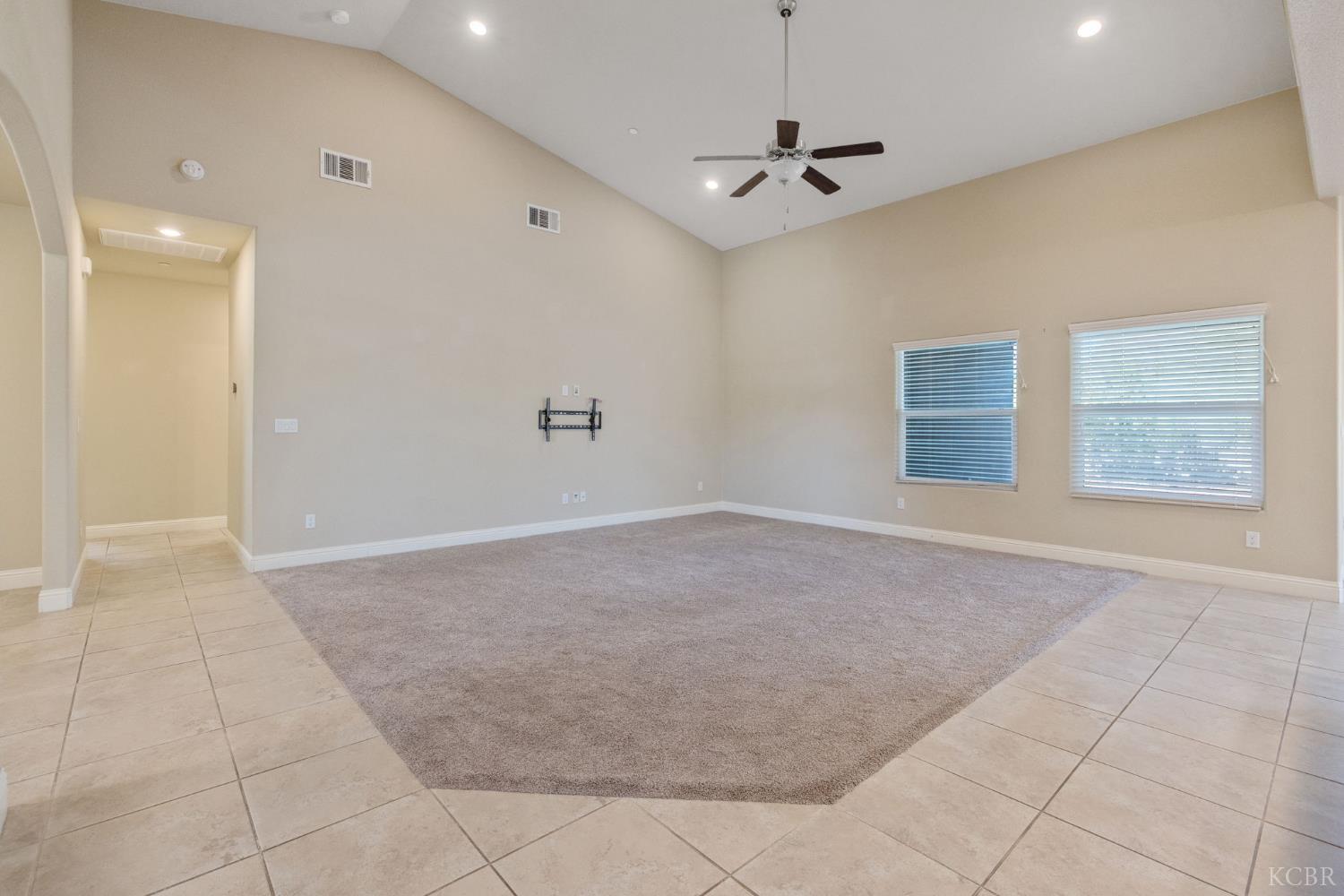 2521 N Fontana St, Visalia, CA 93291