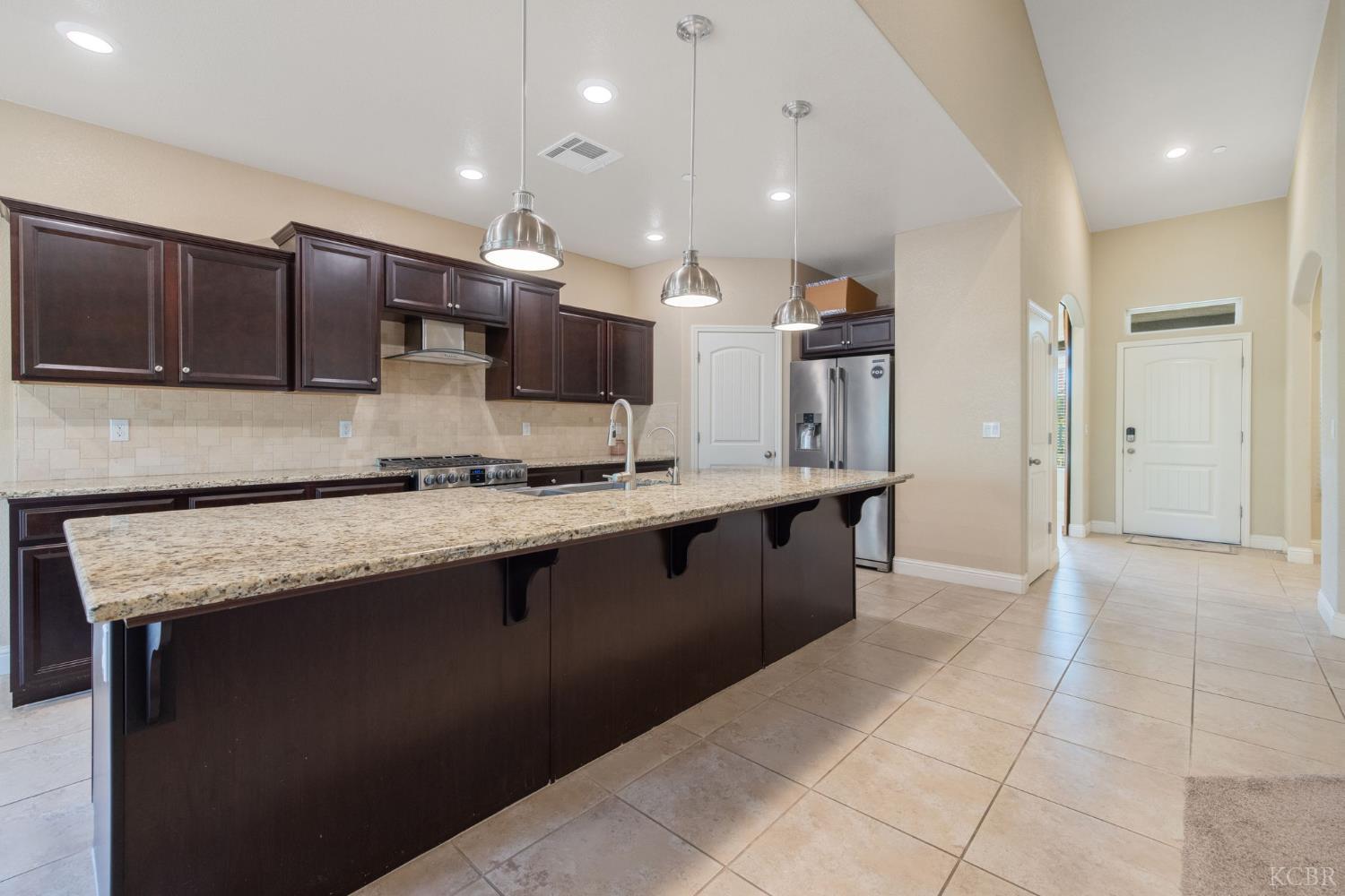 2521 N Fontana St, Visalia, CA 93291