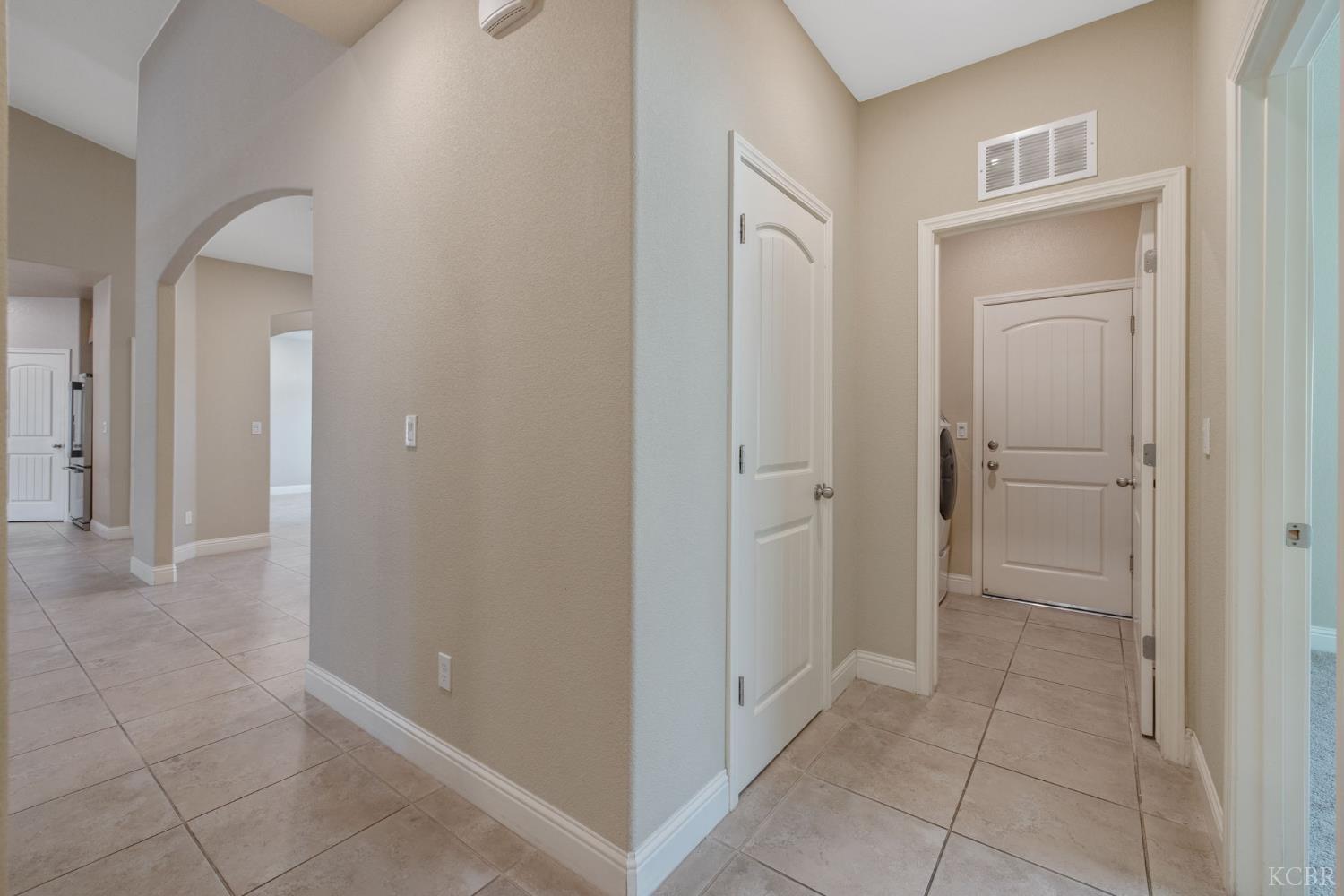 2521 N Fontana St, Visalia, CA 93291