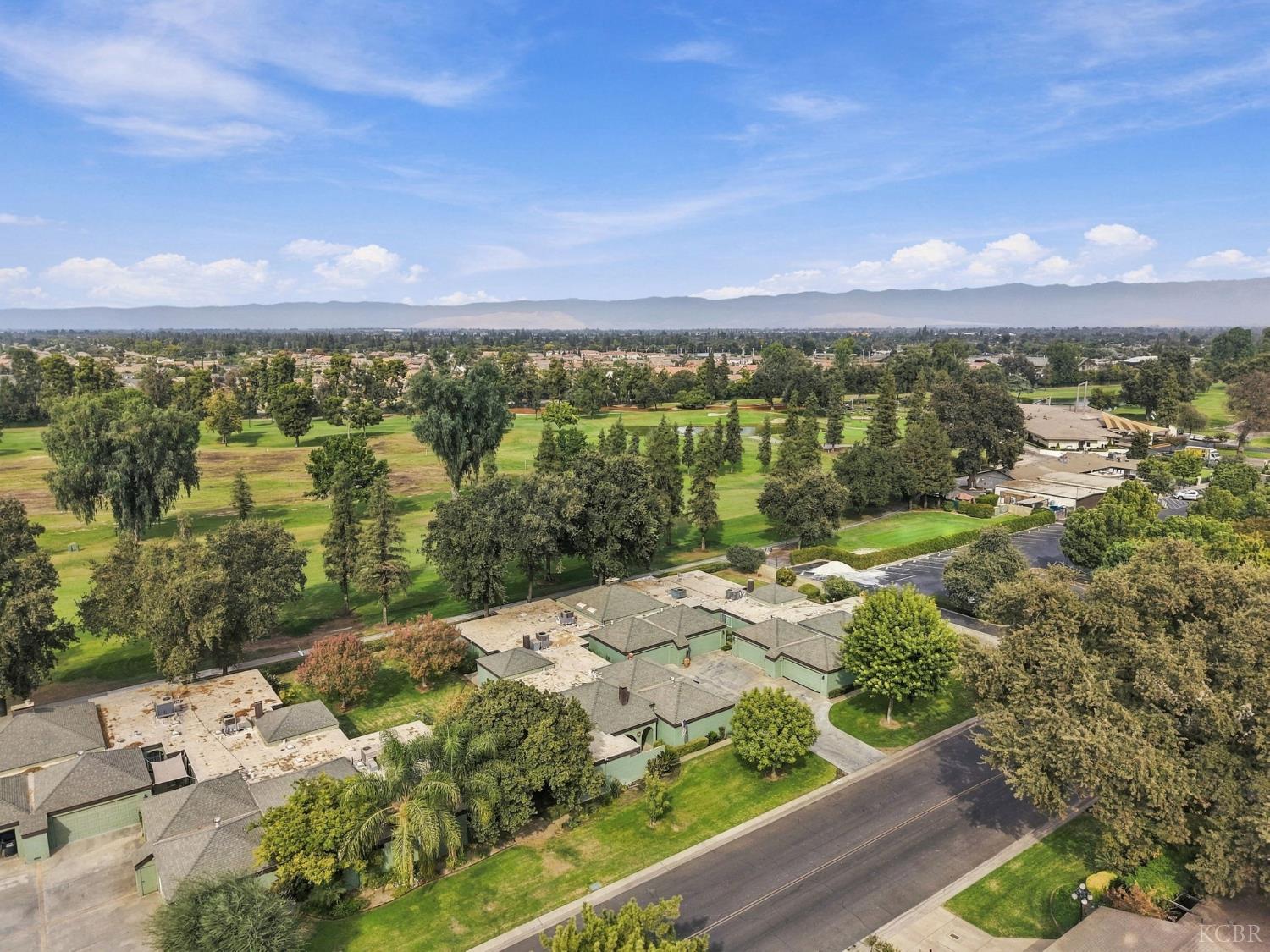 2950 W Border Links Dr, Visalia, CA 93291