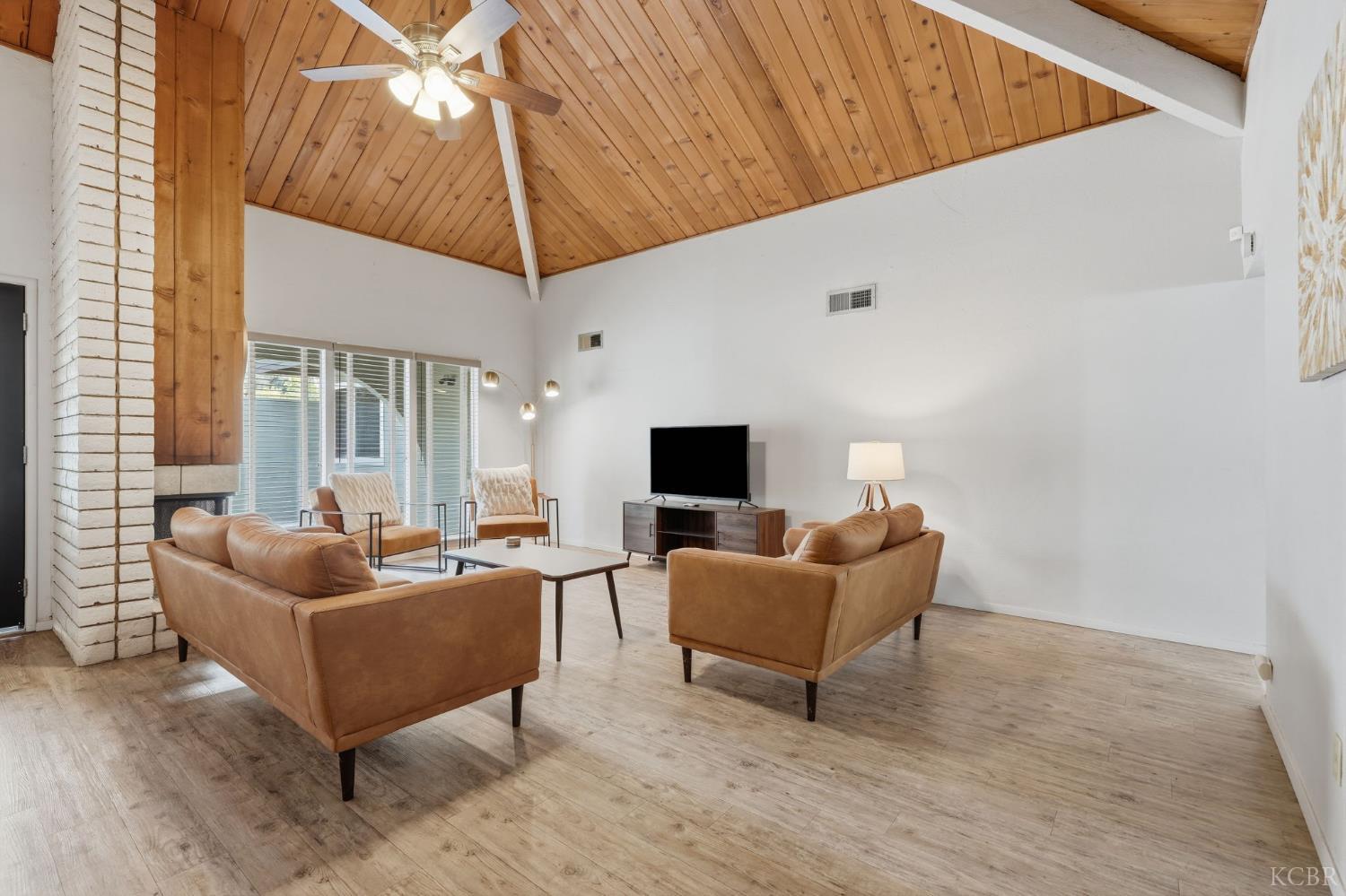2950 W Border Links Dr, Visalia, CA 93291
