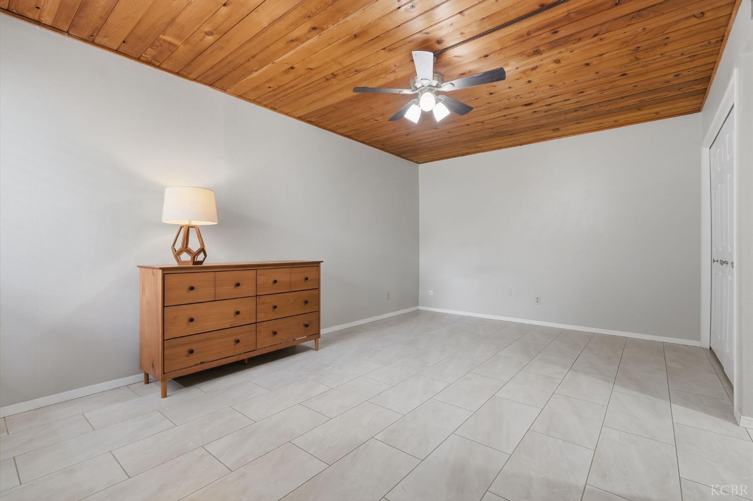 2950 W Border Links Dr, Visalia, CA 93291