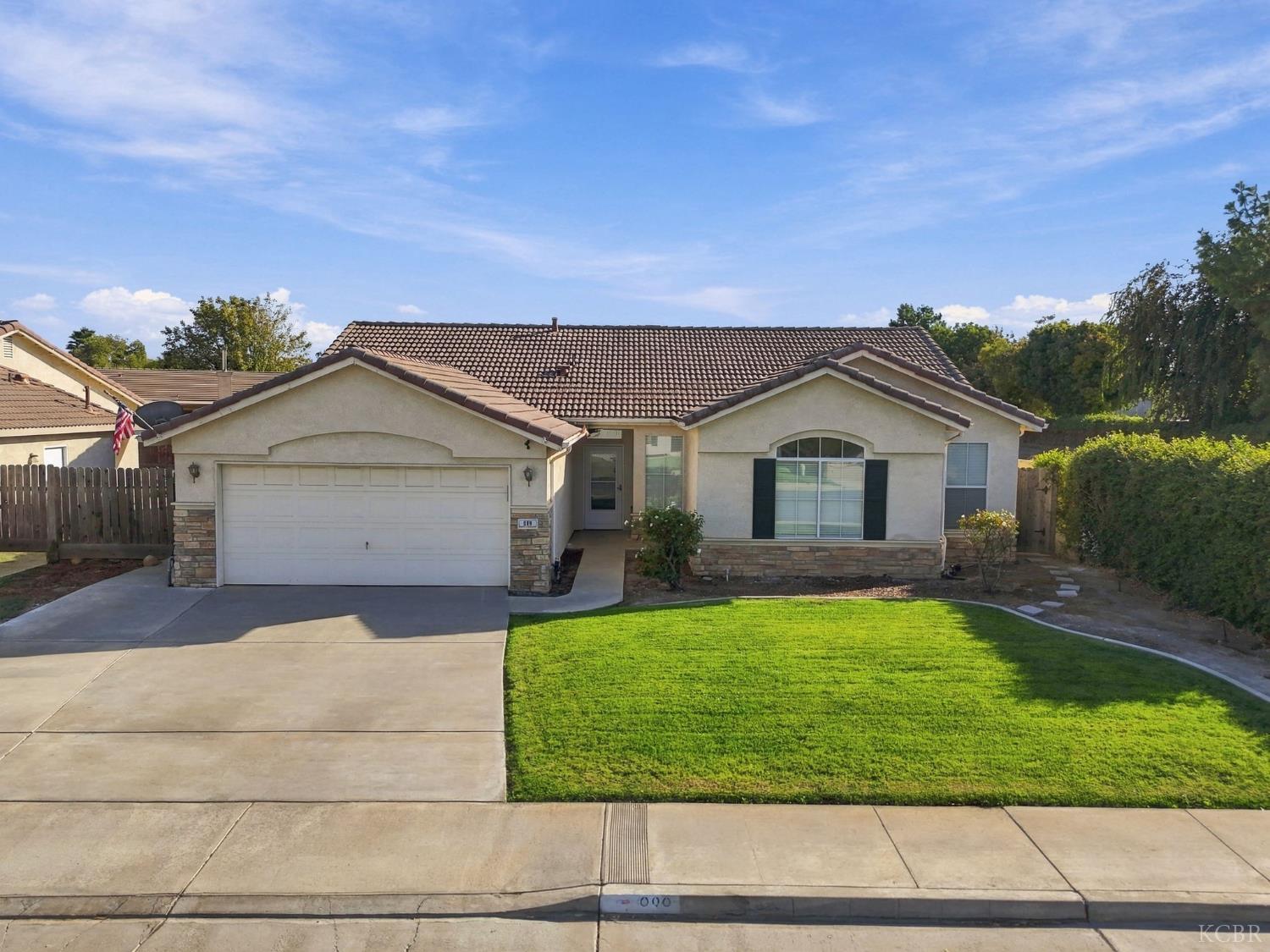 989 Northstar Dr, Hanford, CA 93230