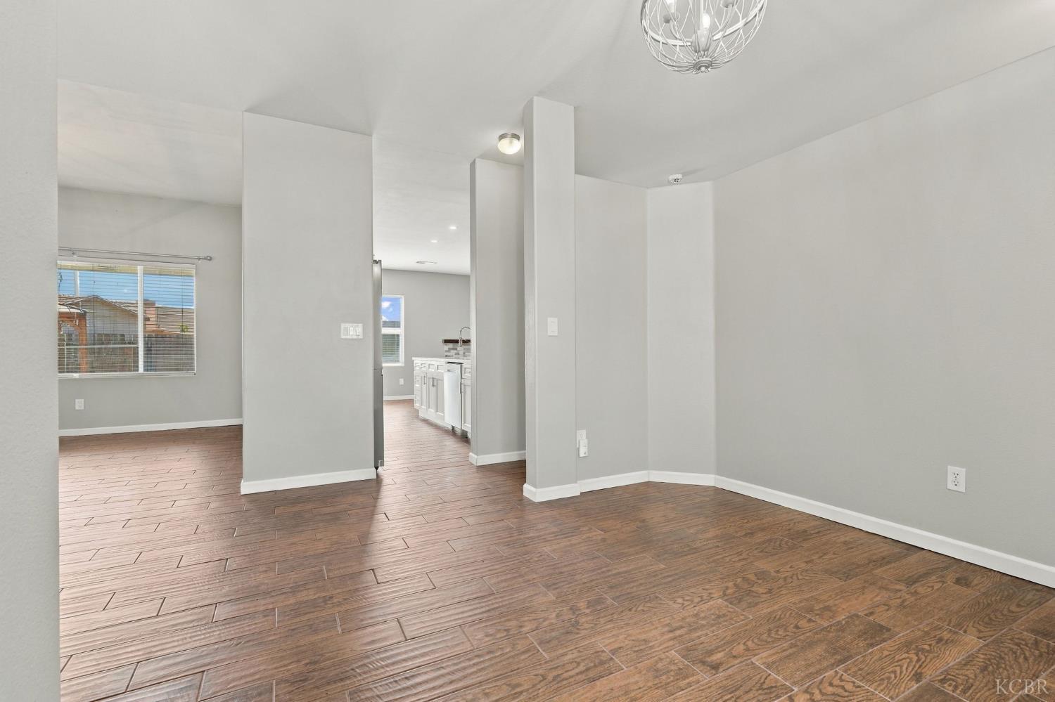 989 Northstar Dr, Hanford, CA 93230