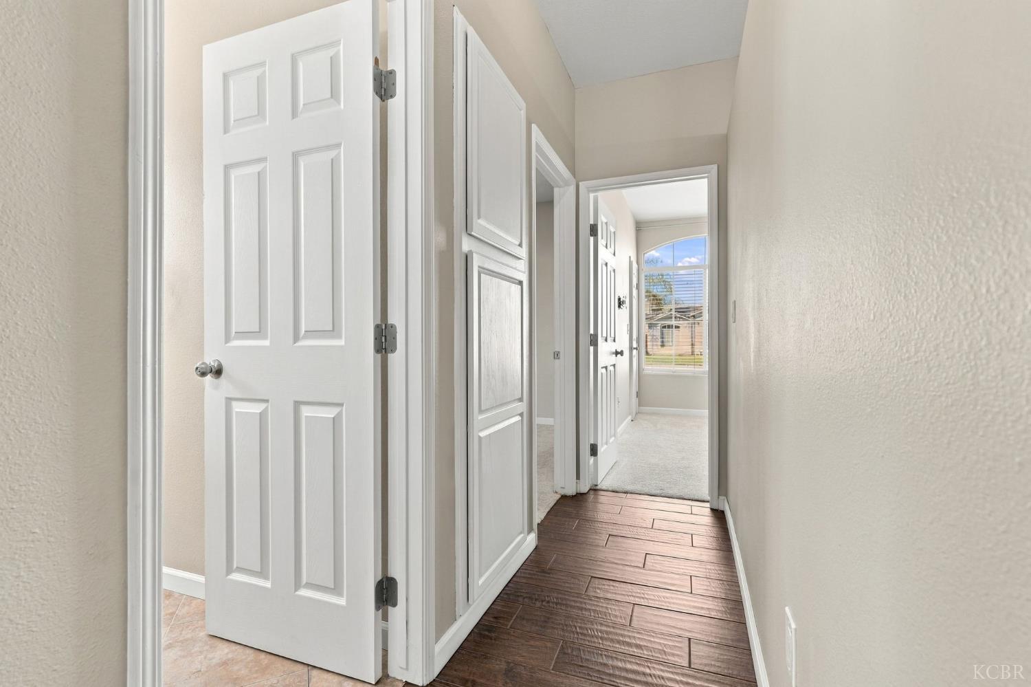 989 Northstar Dr, Hanford, CA 93230