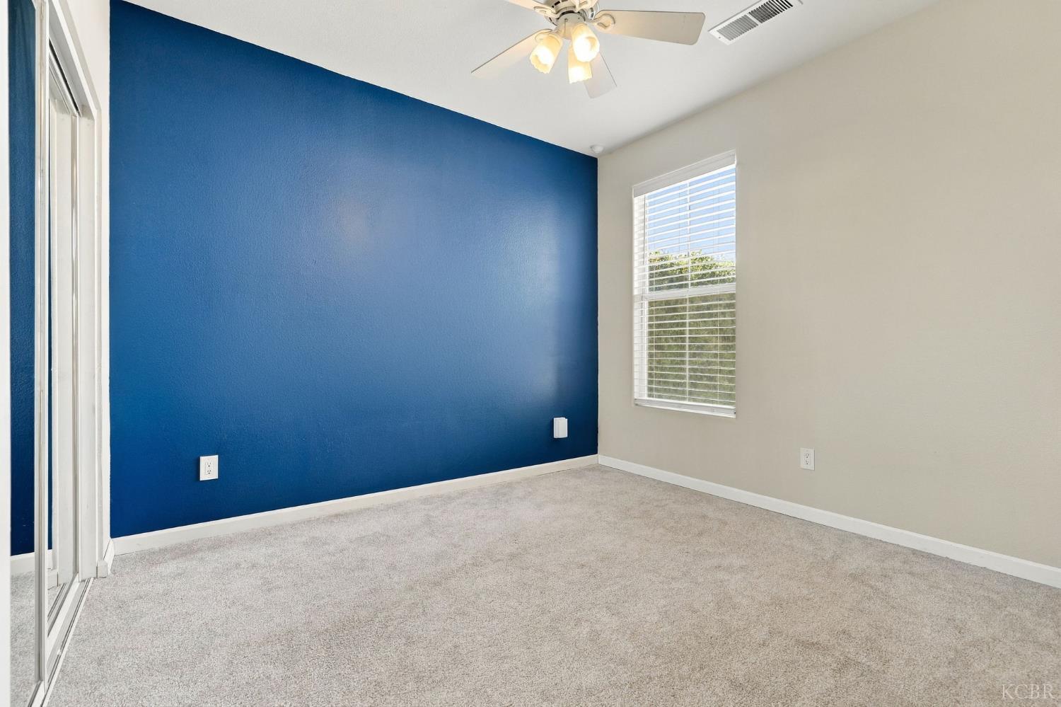 989 Northstar Dr, Hanford, CA 93230