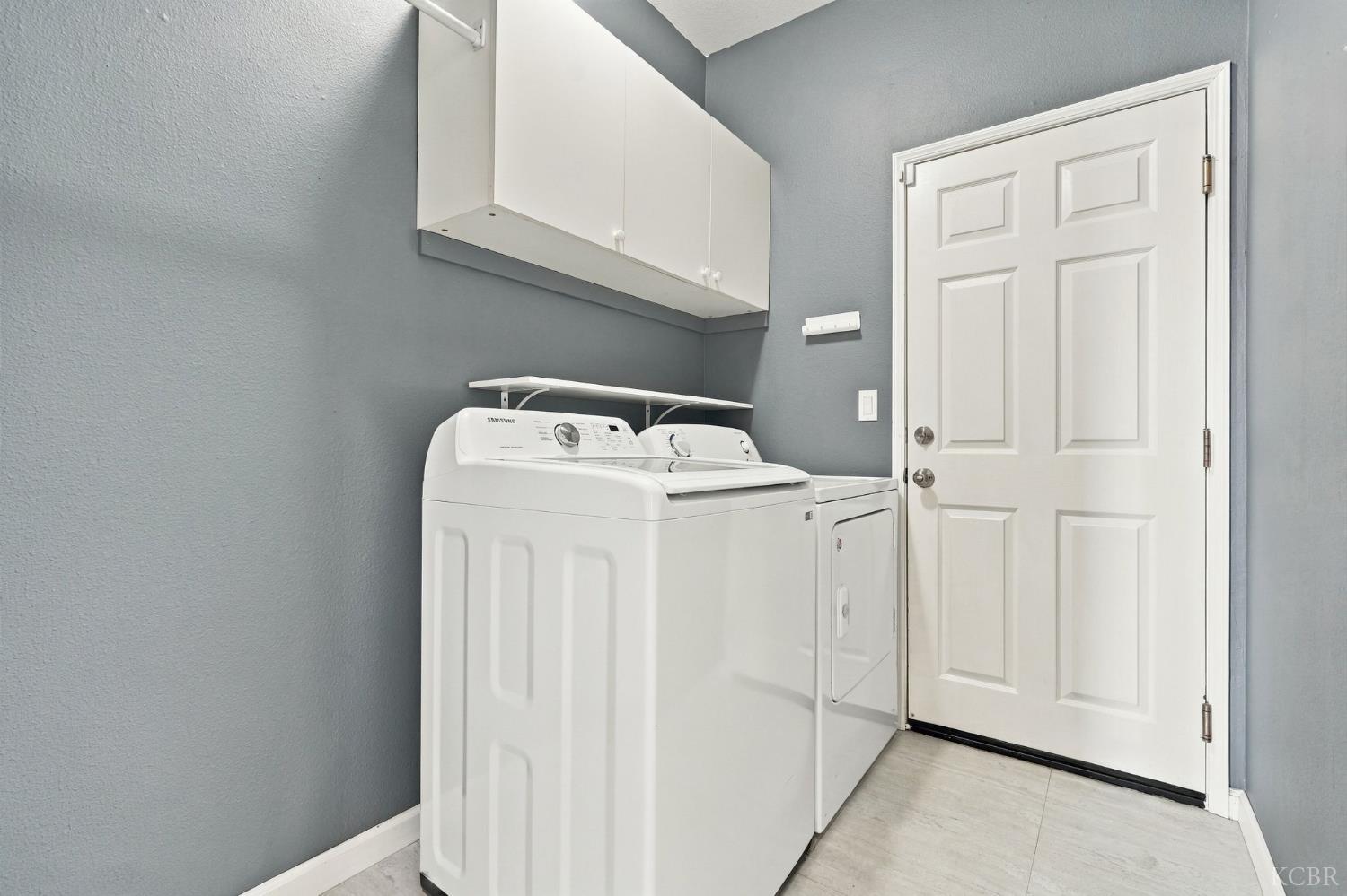 989 Northstar Dr, Hanford, CA 93230