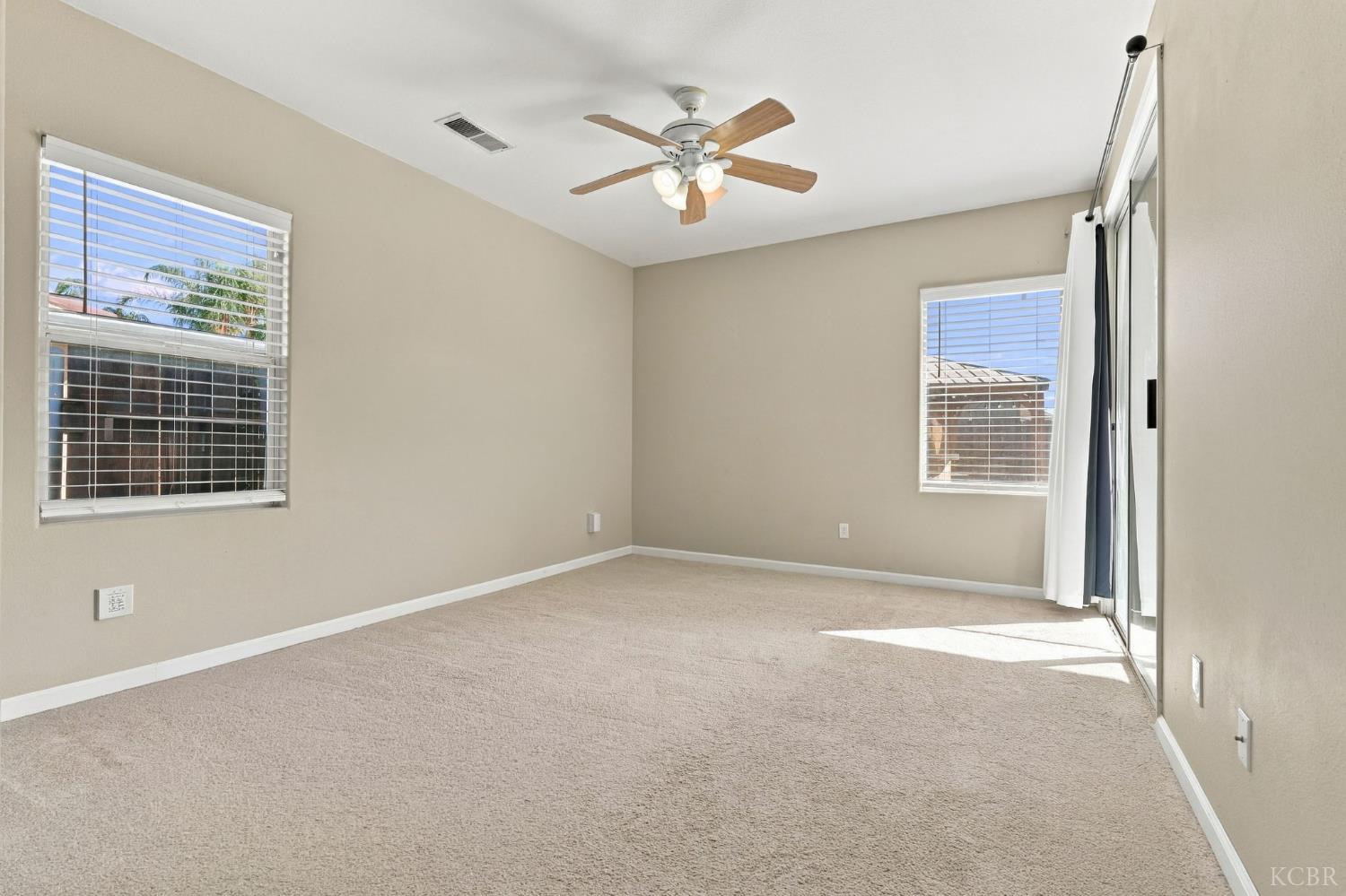 989 Northstar Dr, Hanford, CA 93230