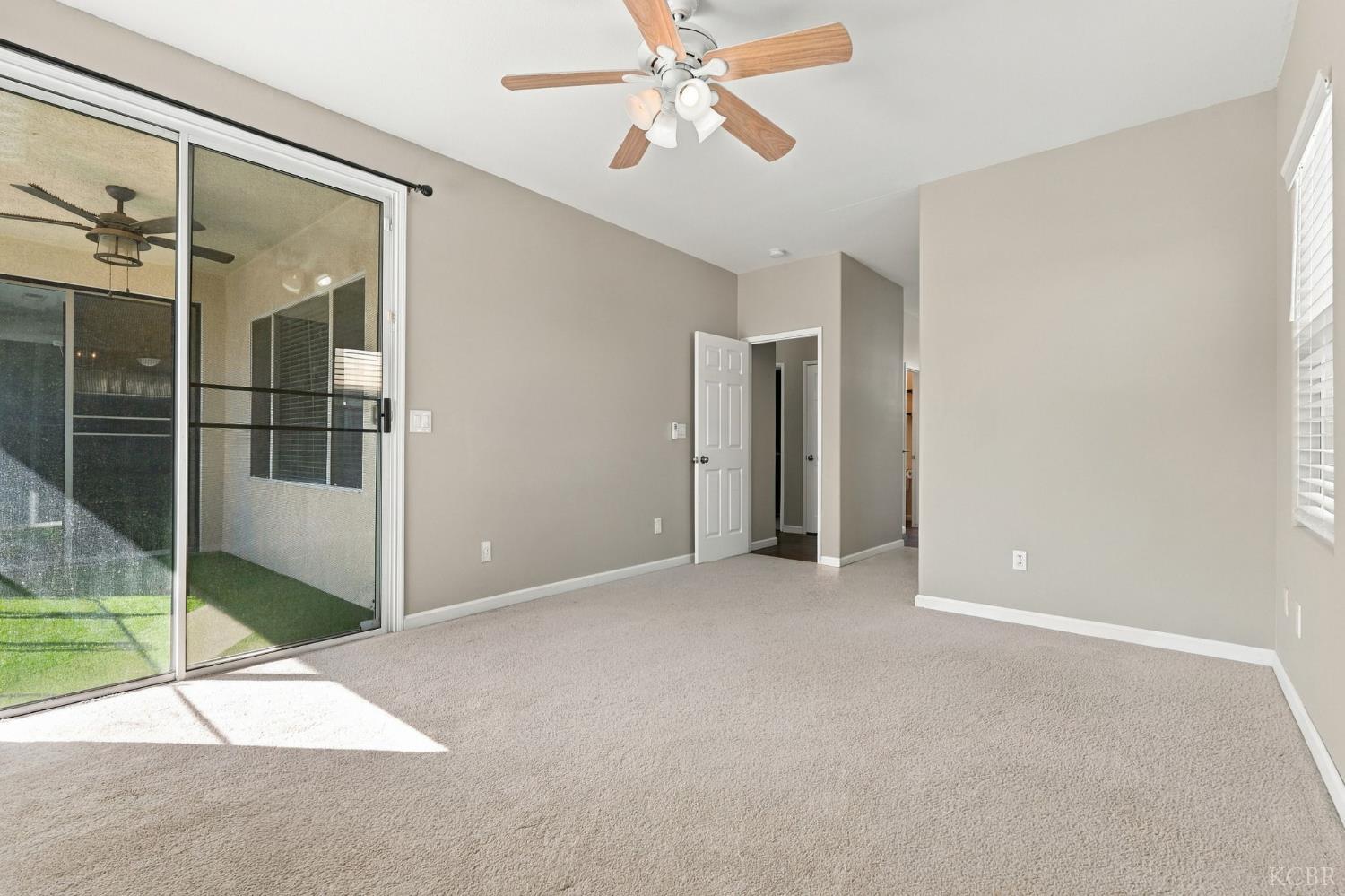 989 Northstar Dr, Hanford, CA 93230