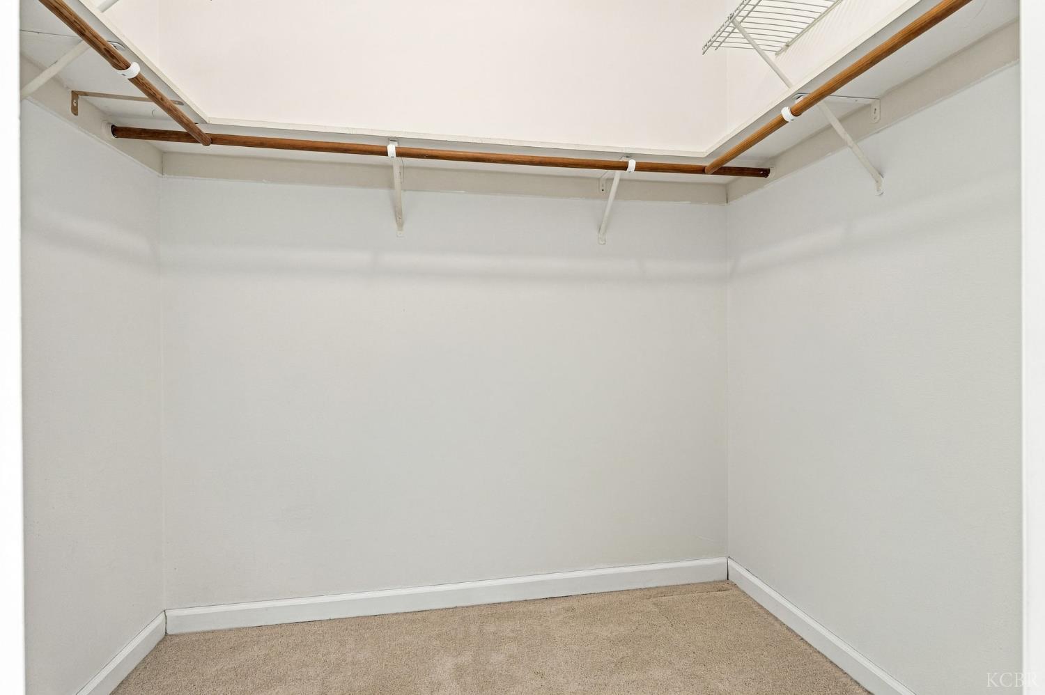 989 Northstar Dr, Hanford, CA 93230